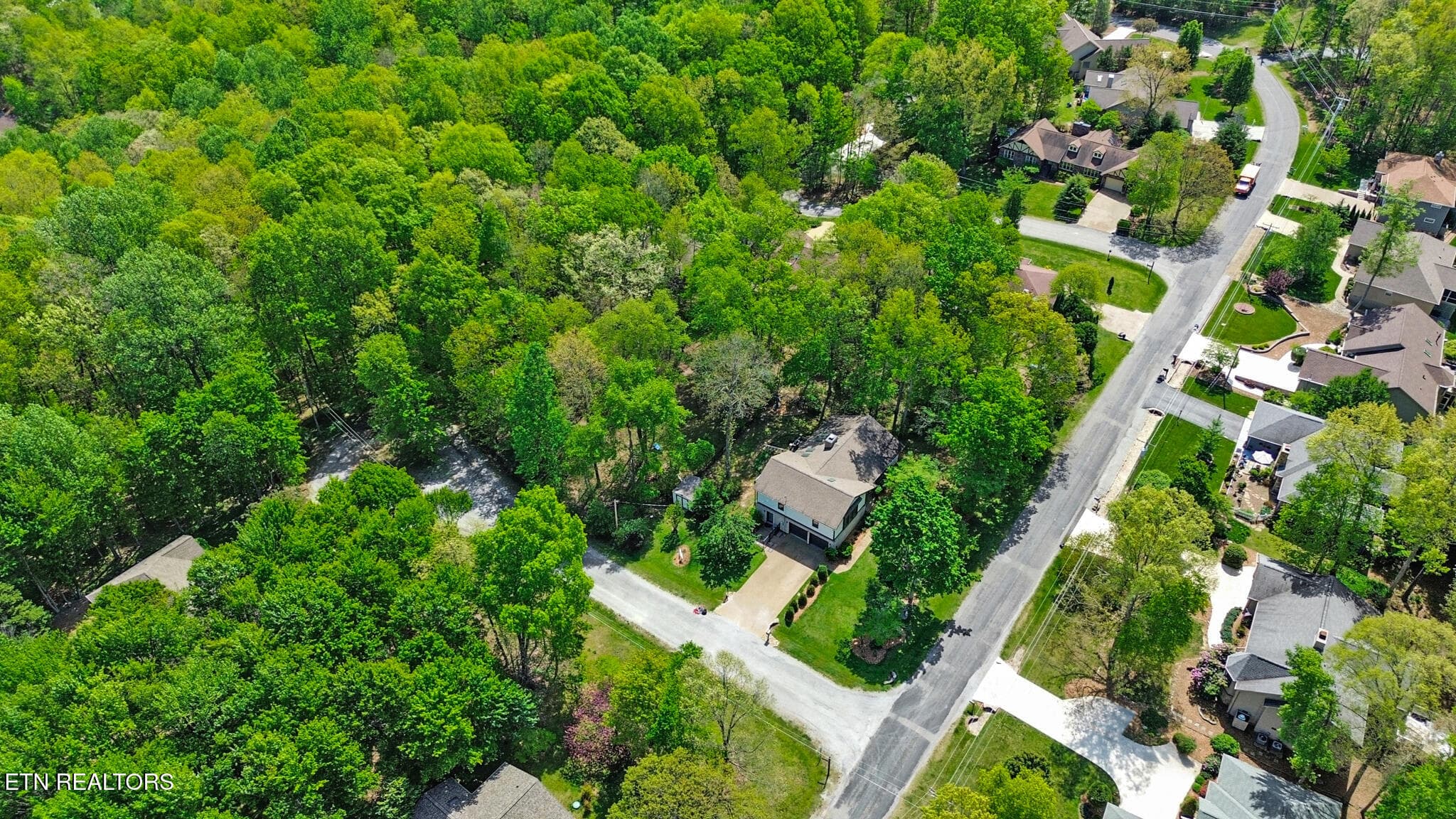 HOME & LOT FOR SALE - 14 Ridge Crest Circle, Fairfield Glade, TN 38558
