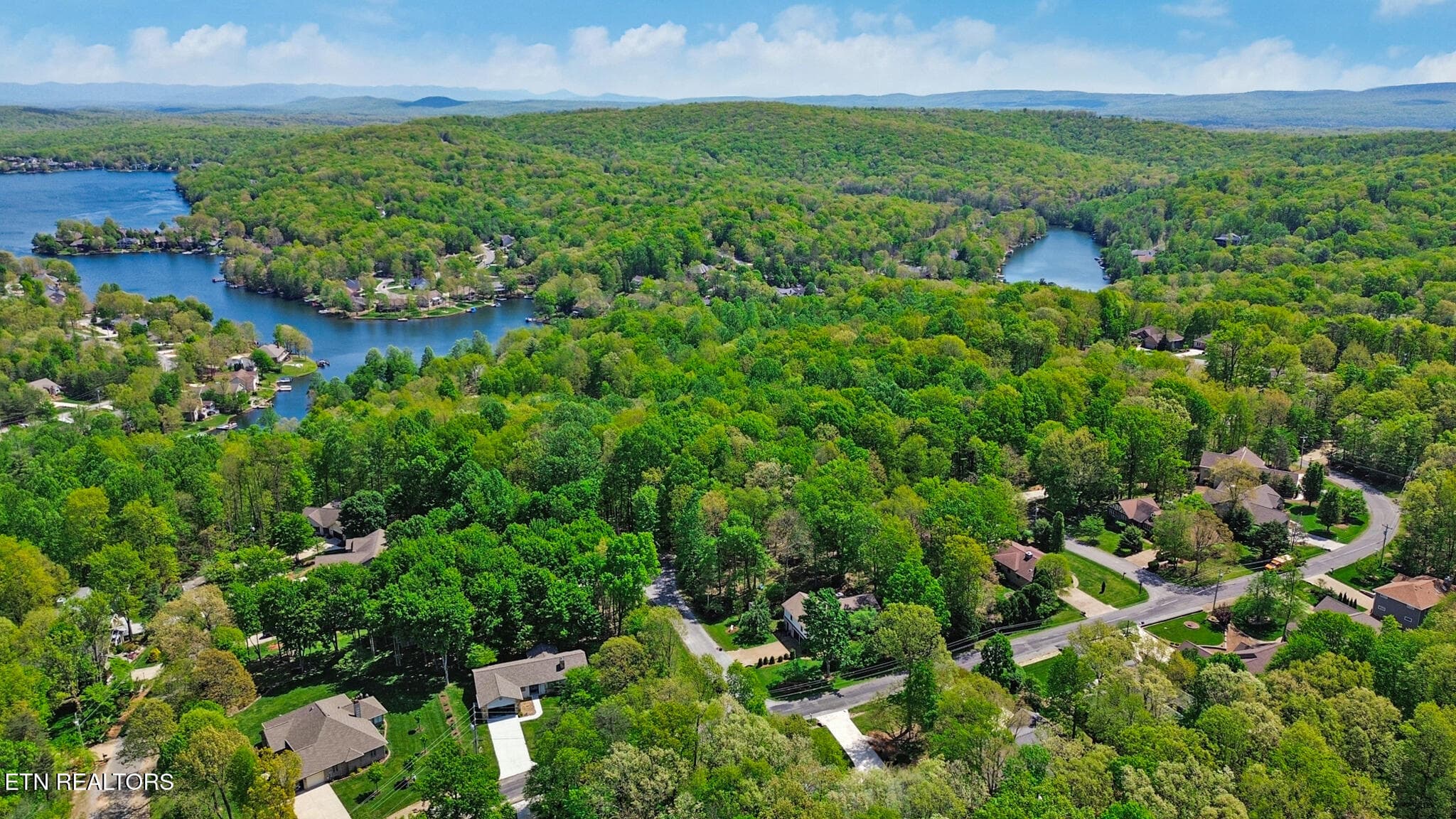 11 LAKES IN FAIRFIELD GLADE - 14 Ridge Crest Circle, Fairfield Glade, TN 38558