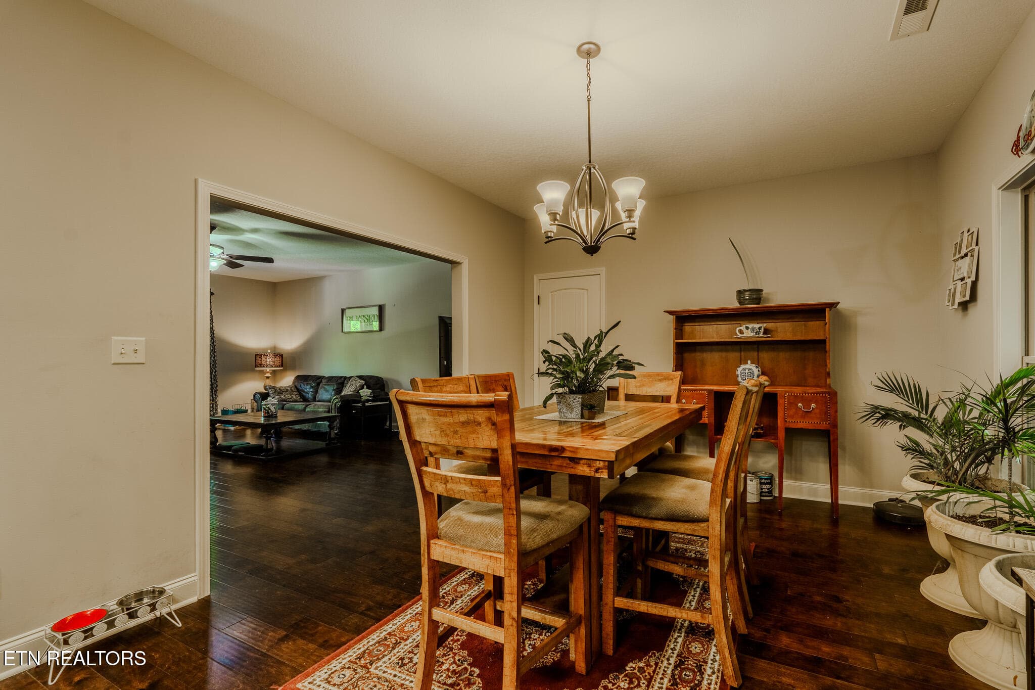 dine 3 new - 416 Forrest Springs Drive, Gatlinburg, TN 37738, Gatlinburg