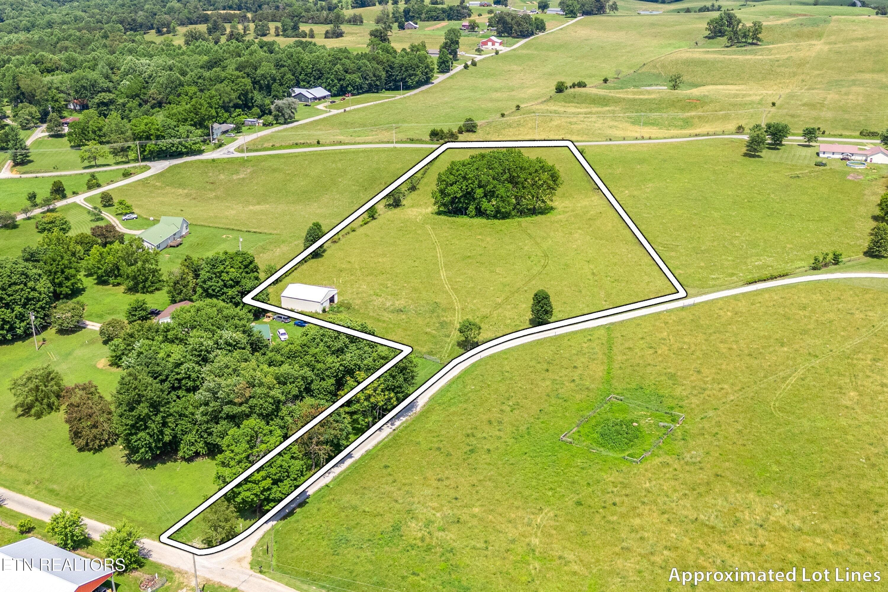 CL 3 - Dogwalk Rd, Alpine, TN 38543