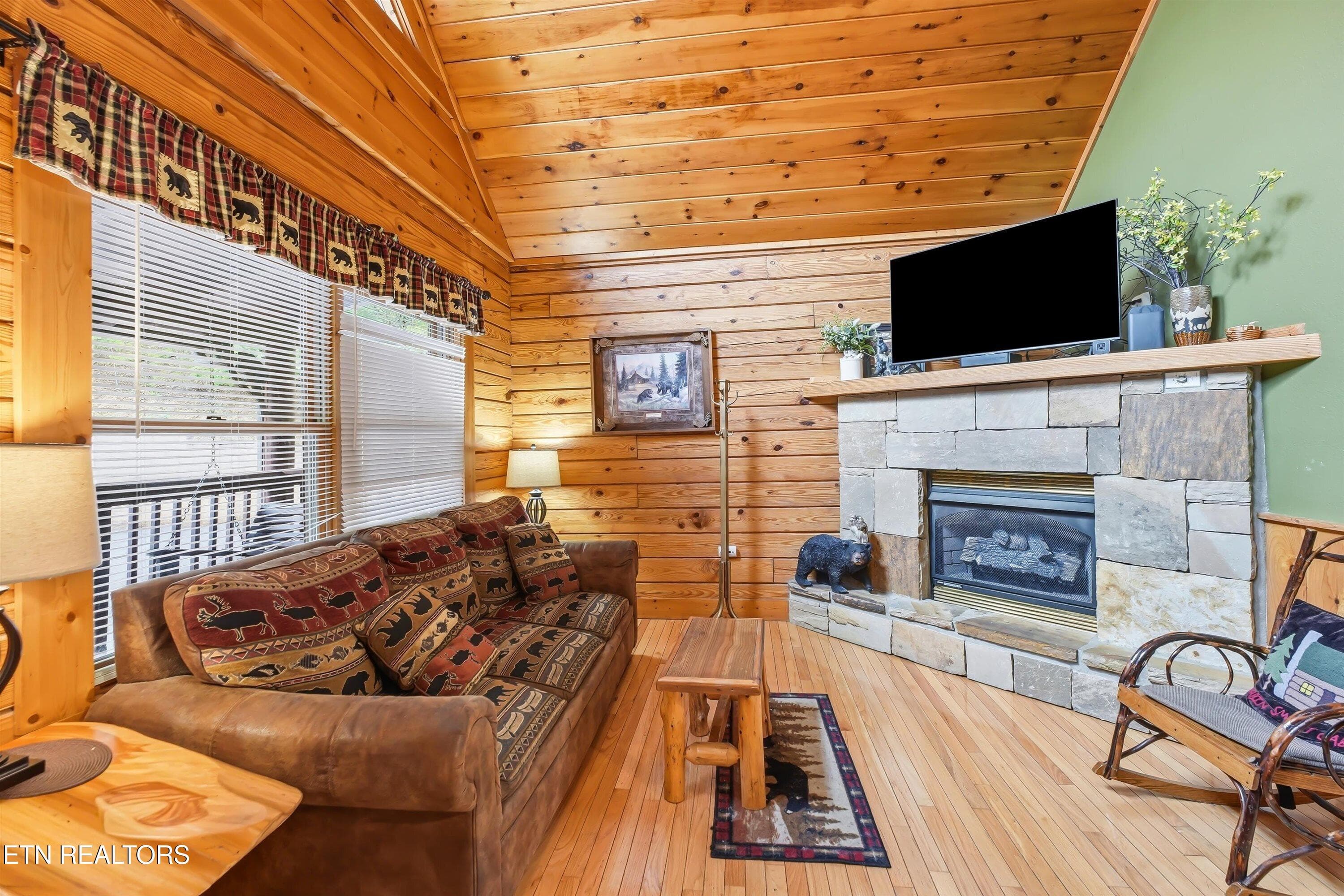 07-FINAL-7 - 336 Big Bear Way, Pigeon Forge, TN 37863, Pigeon Forge
