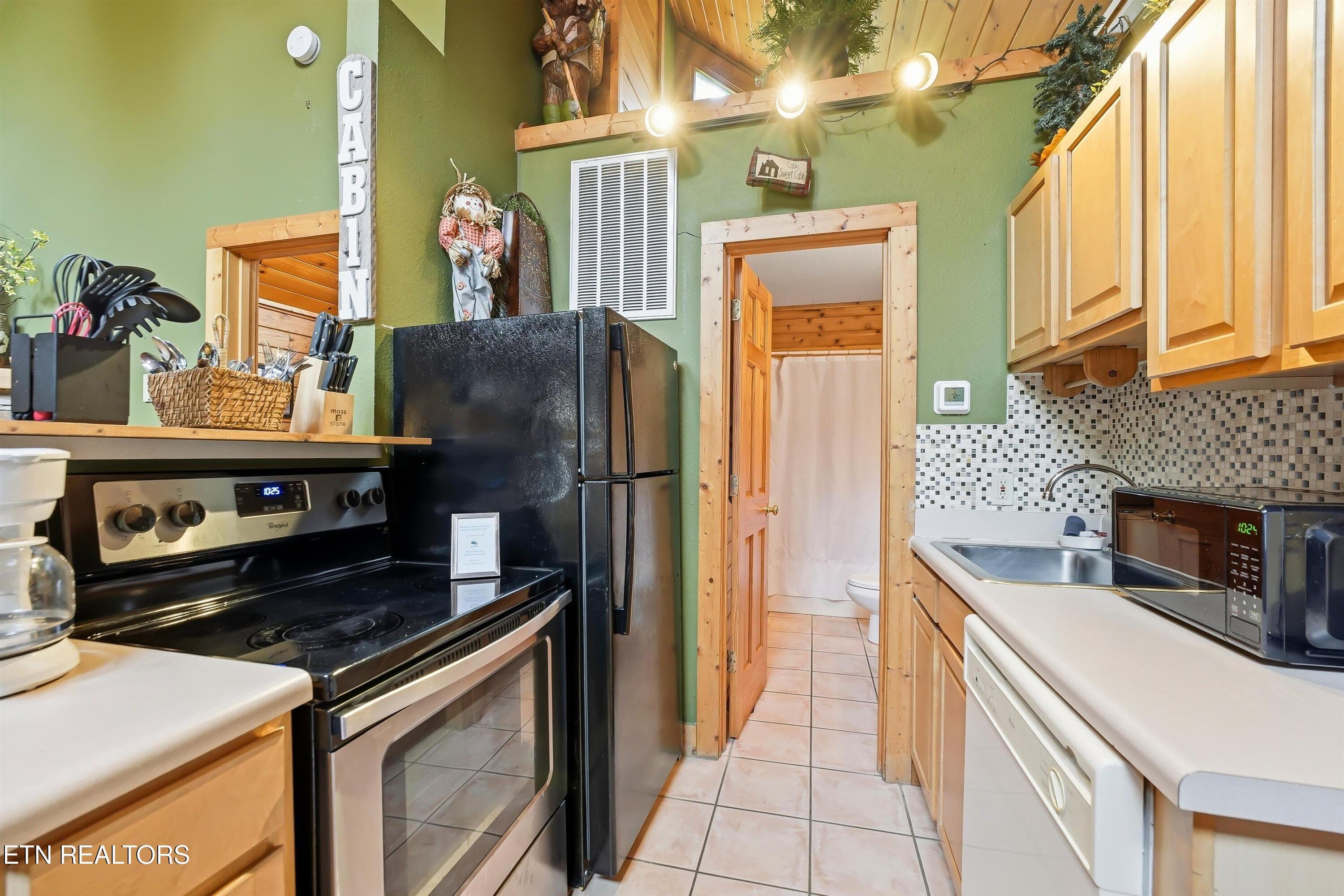 10-FINAL-10 - 336 Big Bear Way, Pigeon Forge, TN 37863, Pigeon Forge