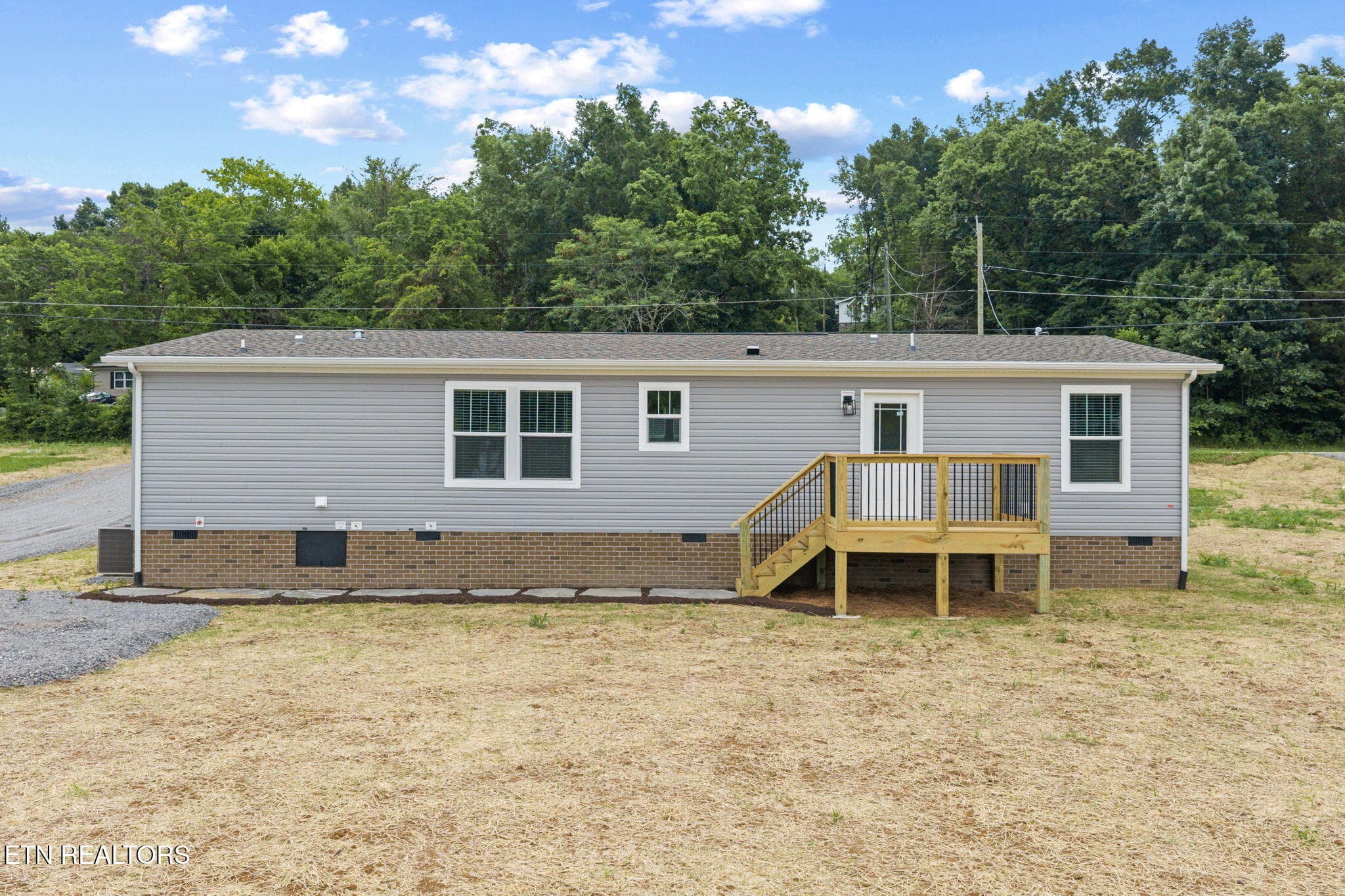 44-web-or-mls-3215 Sweetwater-151 - 3215 Sweetwater Vonore Rd, Sweetwater, TN 37874