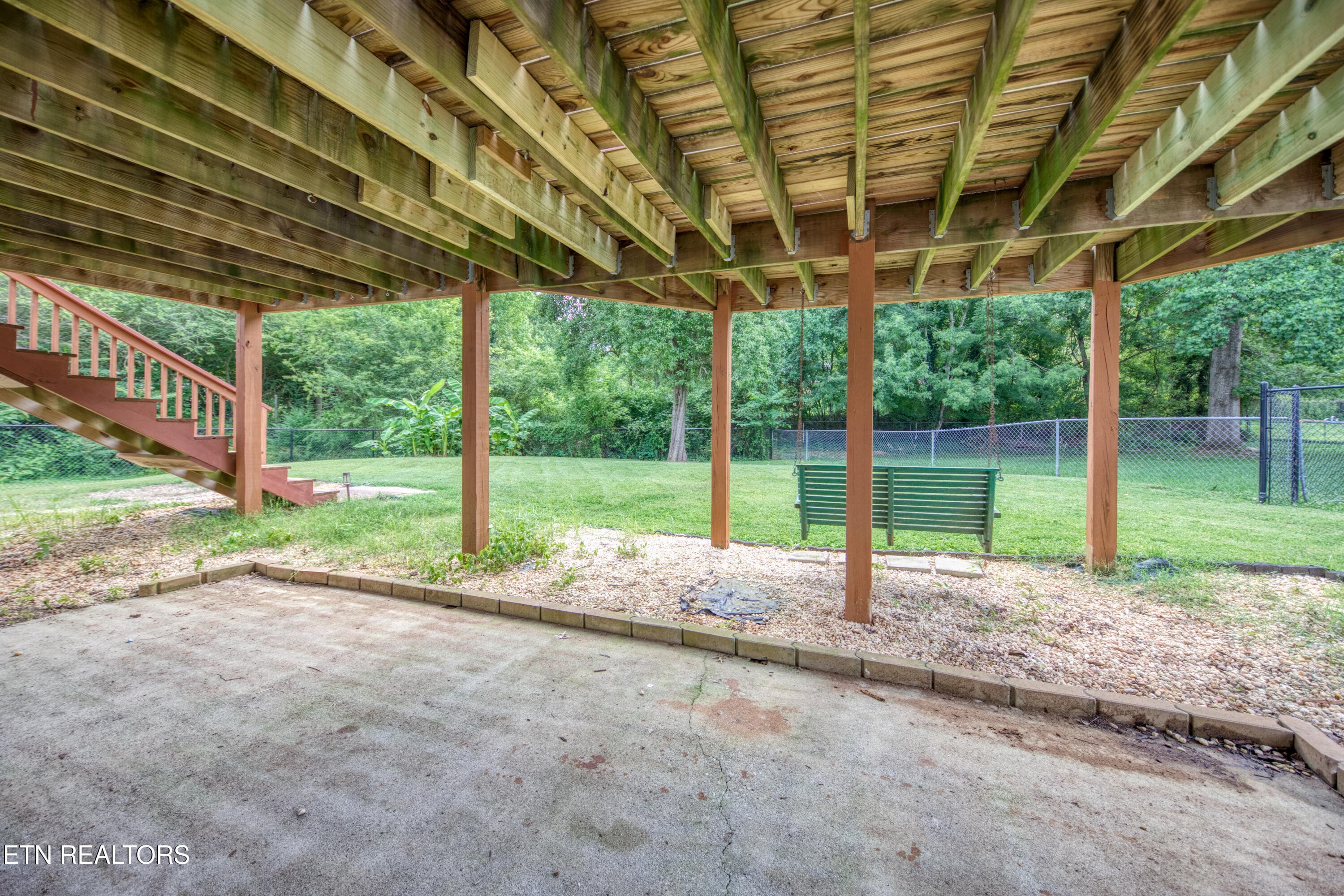 Sit in the shade when it's hot - 916 Mallory Rd, Knoxville, TN 37919