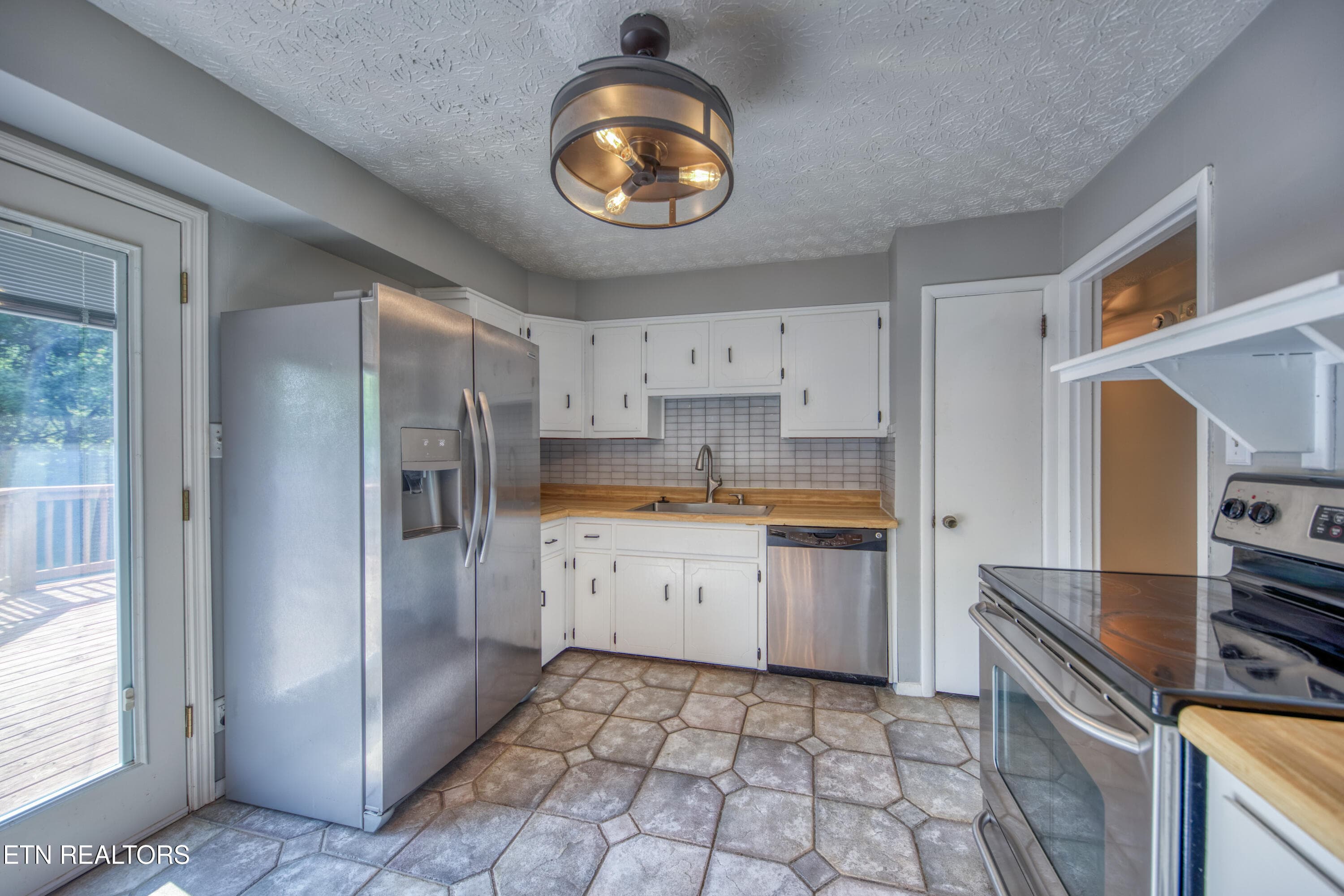 Kitchen - 916 Mallory Rd, Knoxville, TN 37919