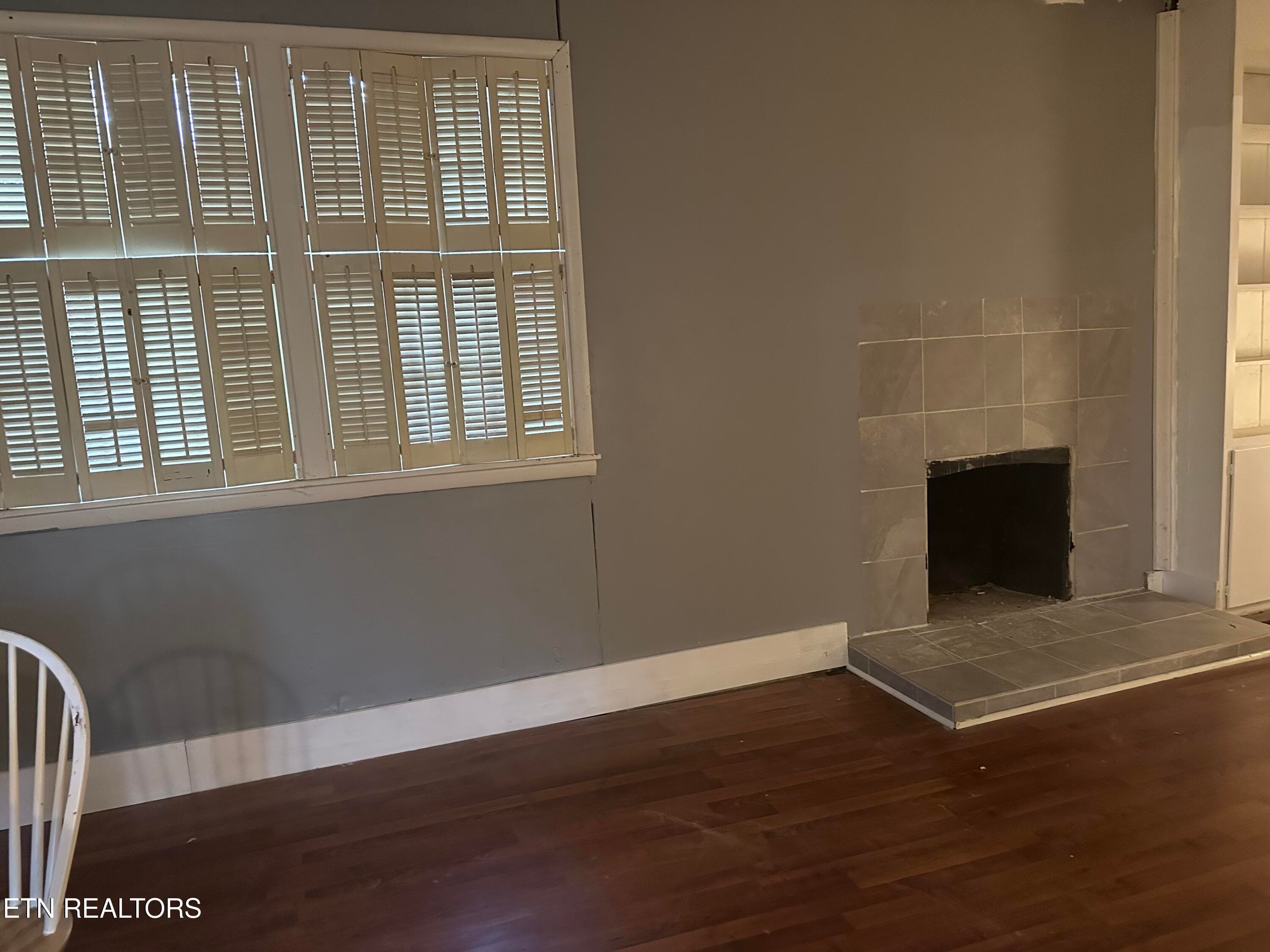 W_10 - 506 Wharf St, Loudon, TN 37774