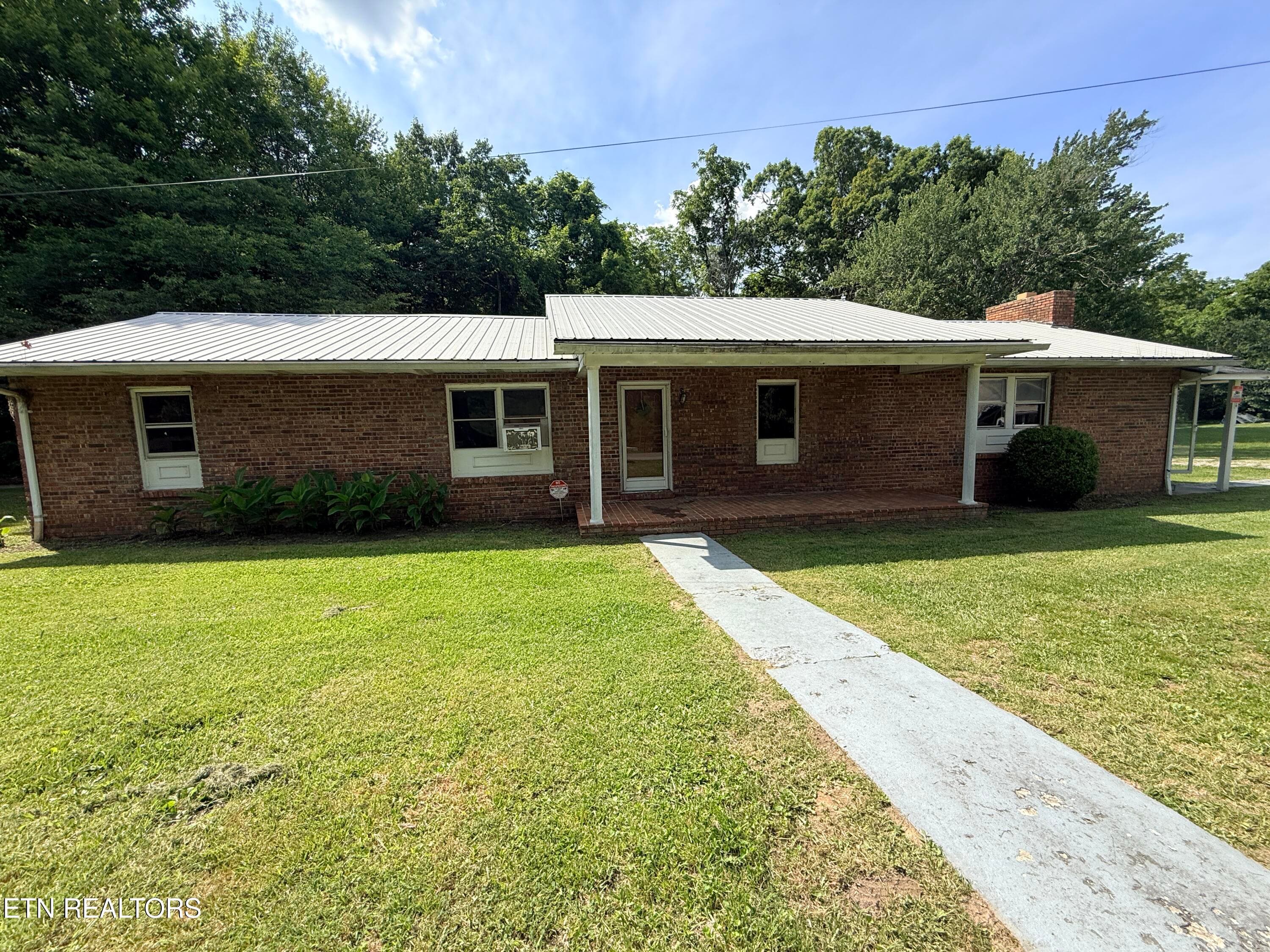 331 White Oak St, Jamestown, TN 38556