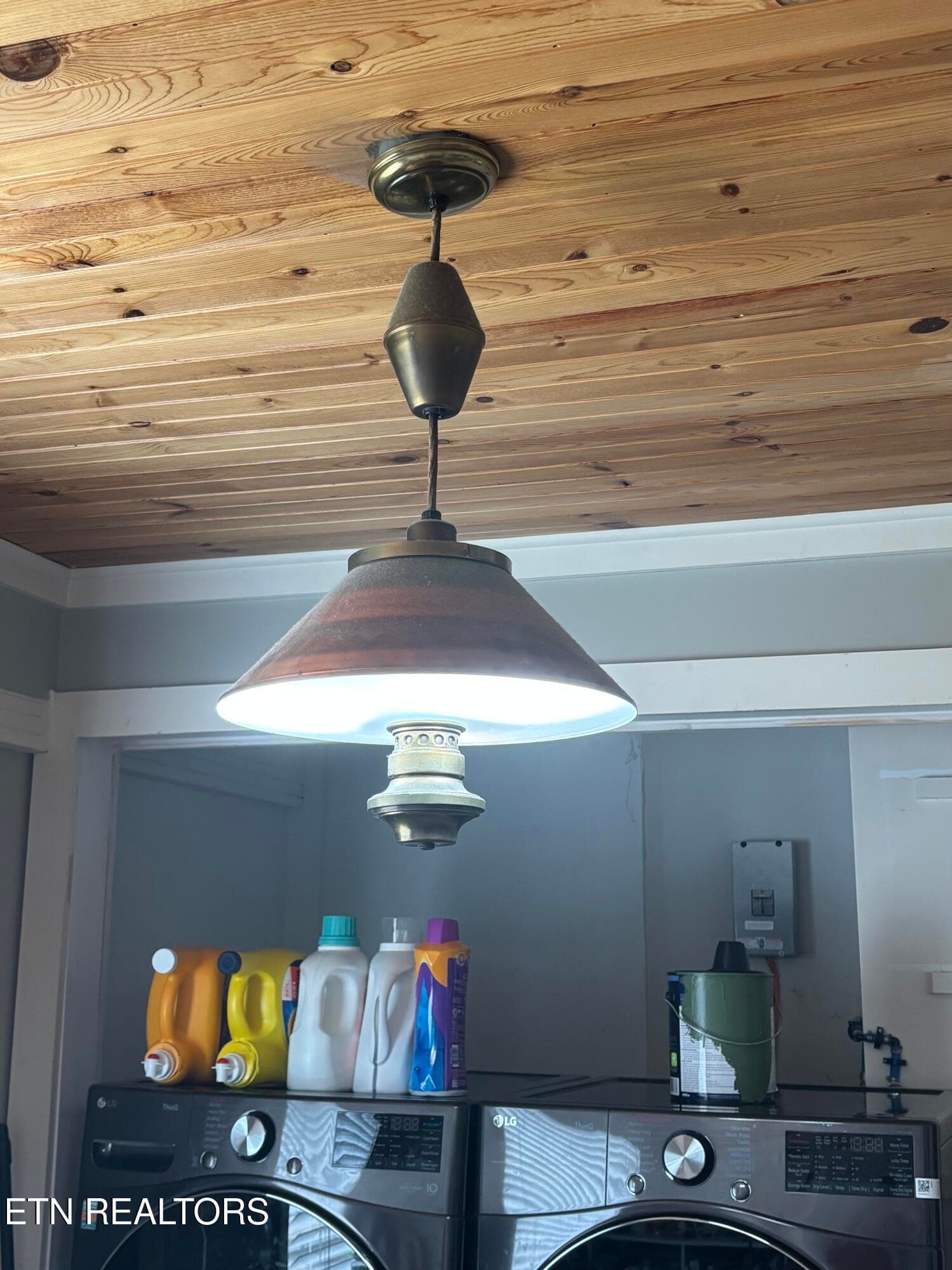 Unique Light Fixture - 107 Porter Rd, Oak Ridge, TN 37830