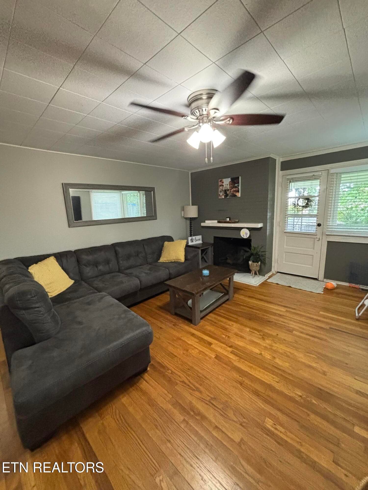 Living room - 107 Porter Rd, Oak Ridge, TN 37830