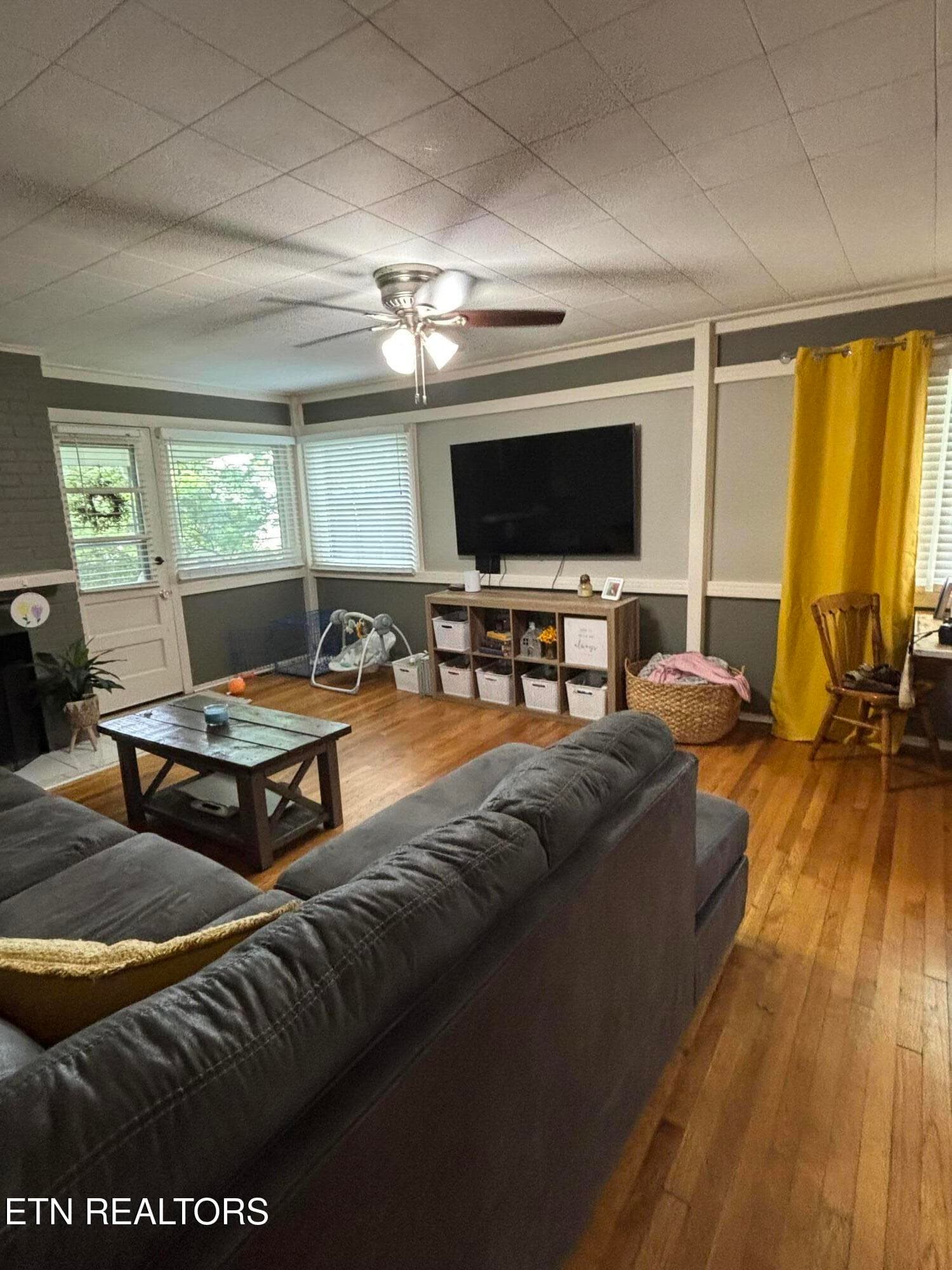 Hardwood Floors - 107 Porter Rd, Oak Ridge, TN 37830