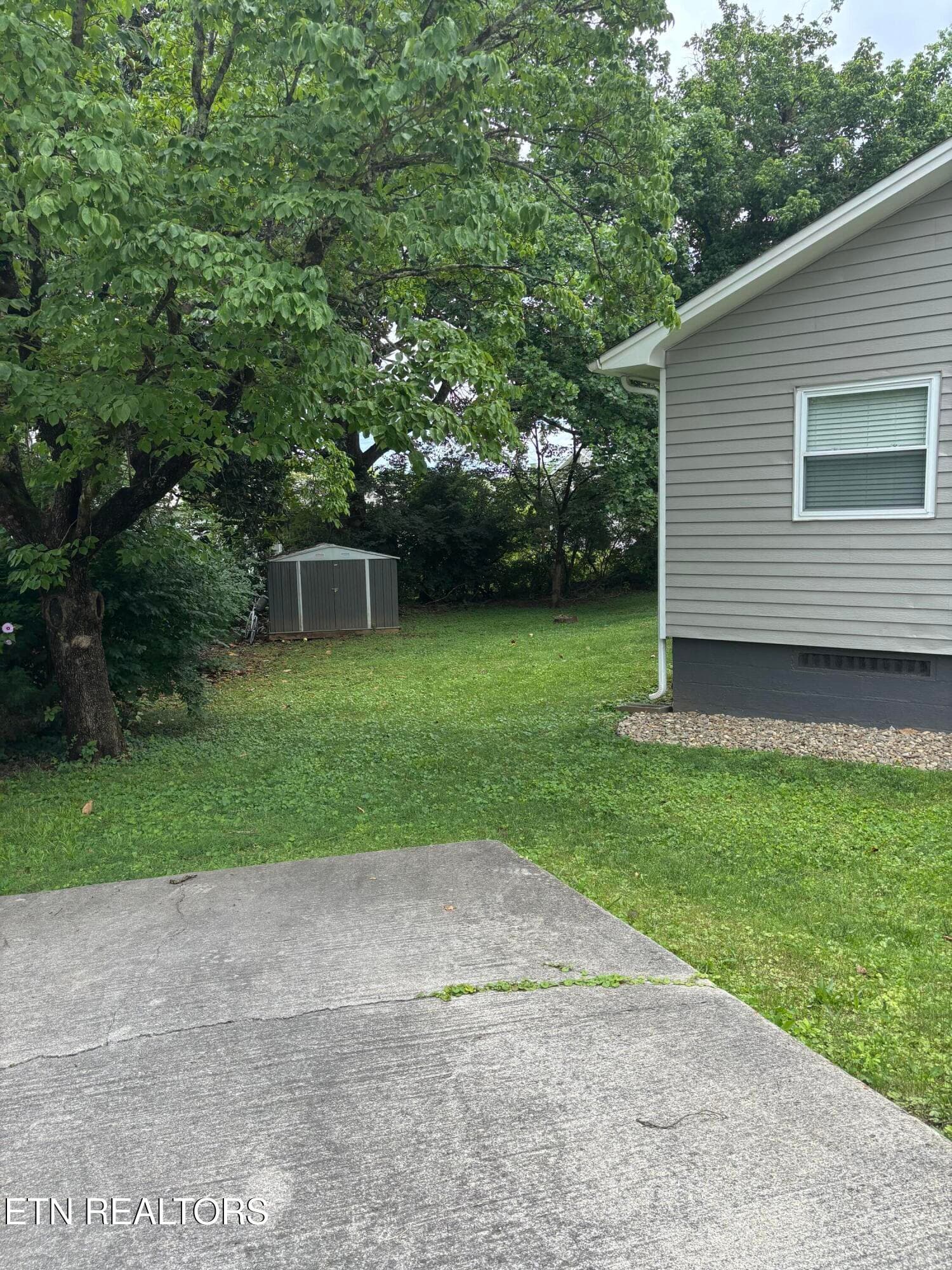 Side yard - 107 Porter Rd, Oak Ridge, TN 37830