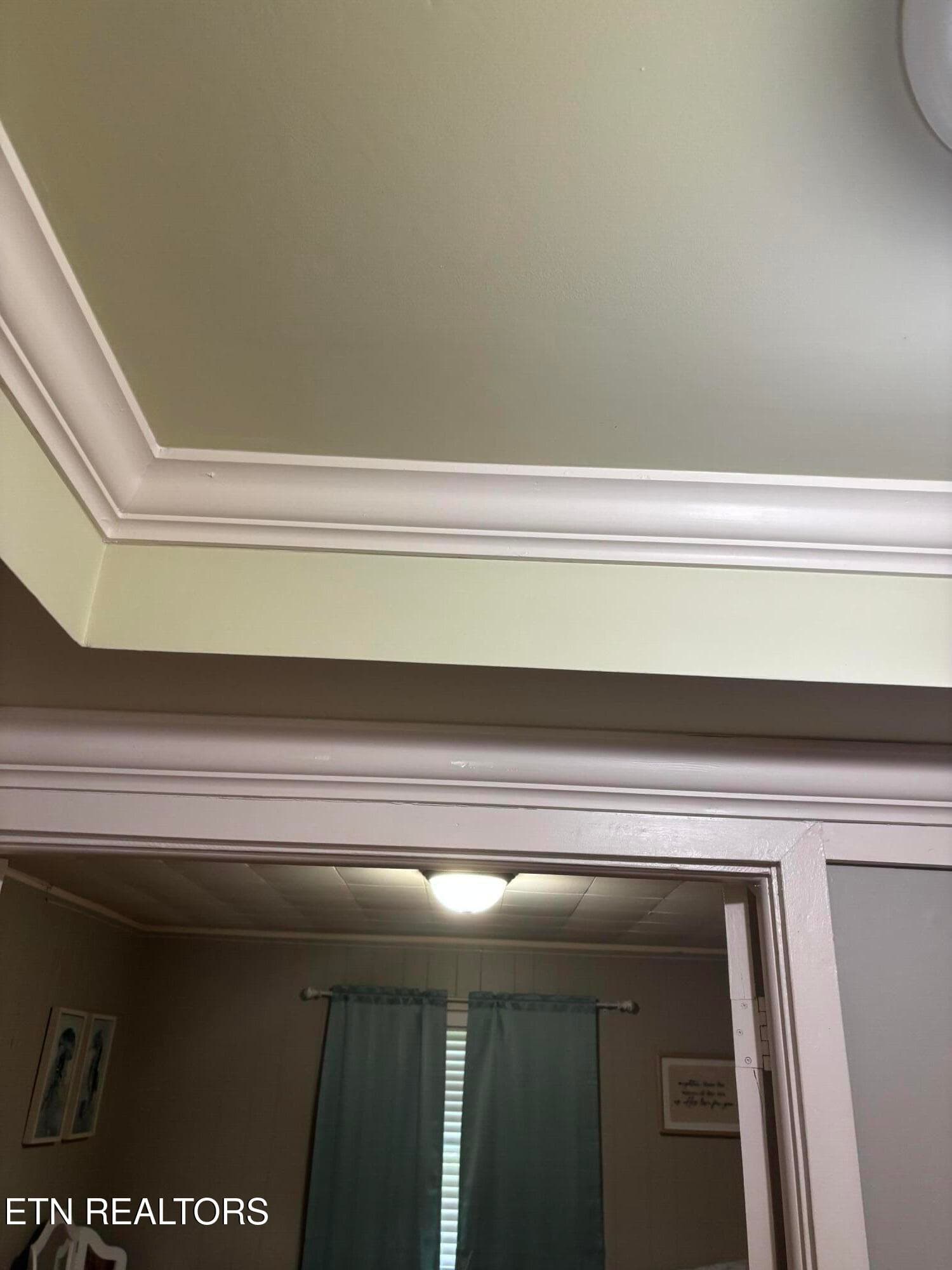 Crown Molding in entry - 107 Porter Rd, Oak Ridge, TN 37830