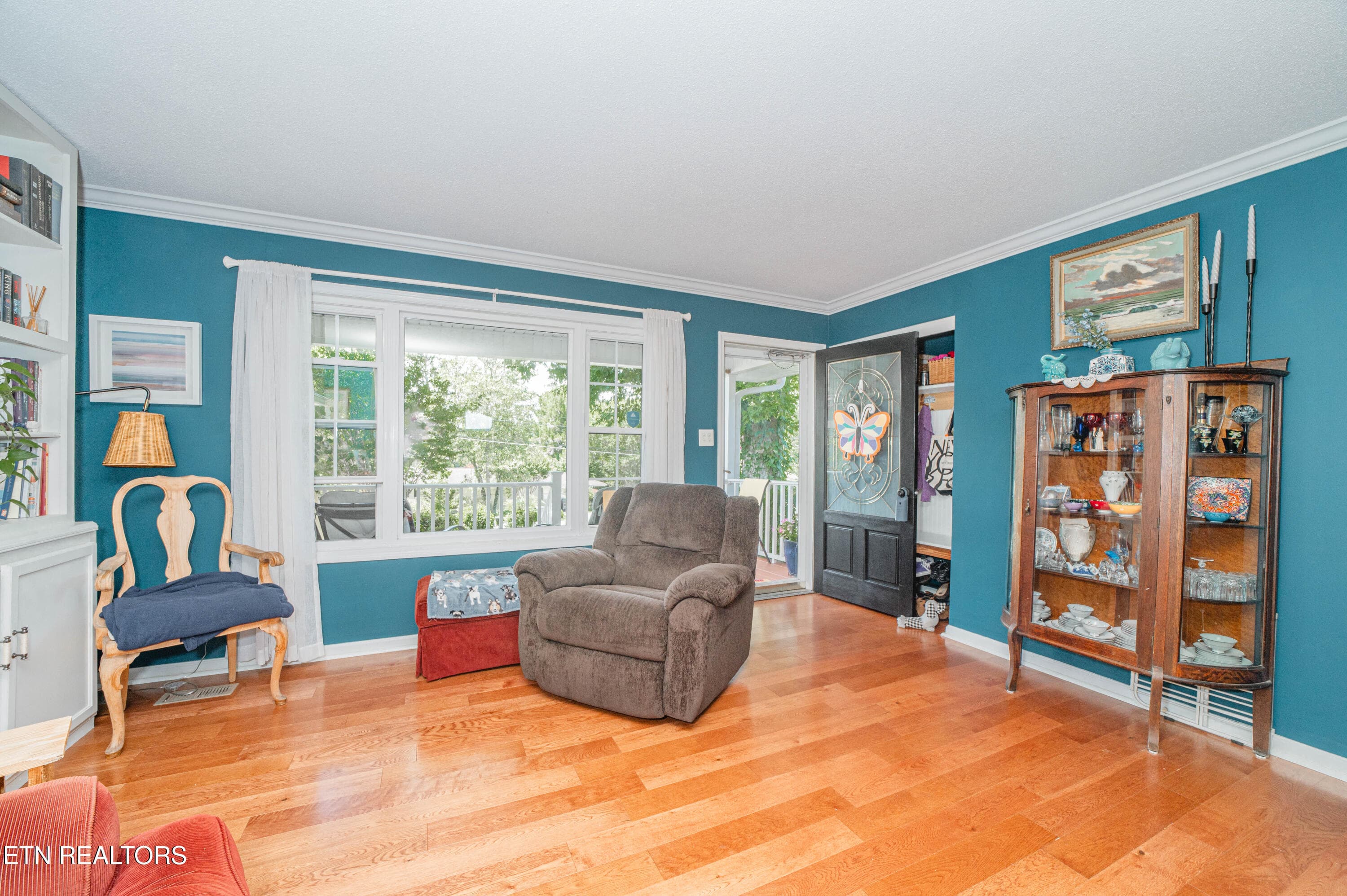 Living Room - 5608 Sierra Rd, Knoxville, TN 37912, Knoxville