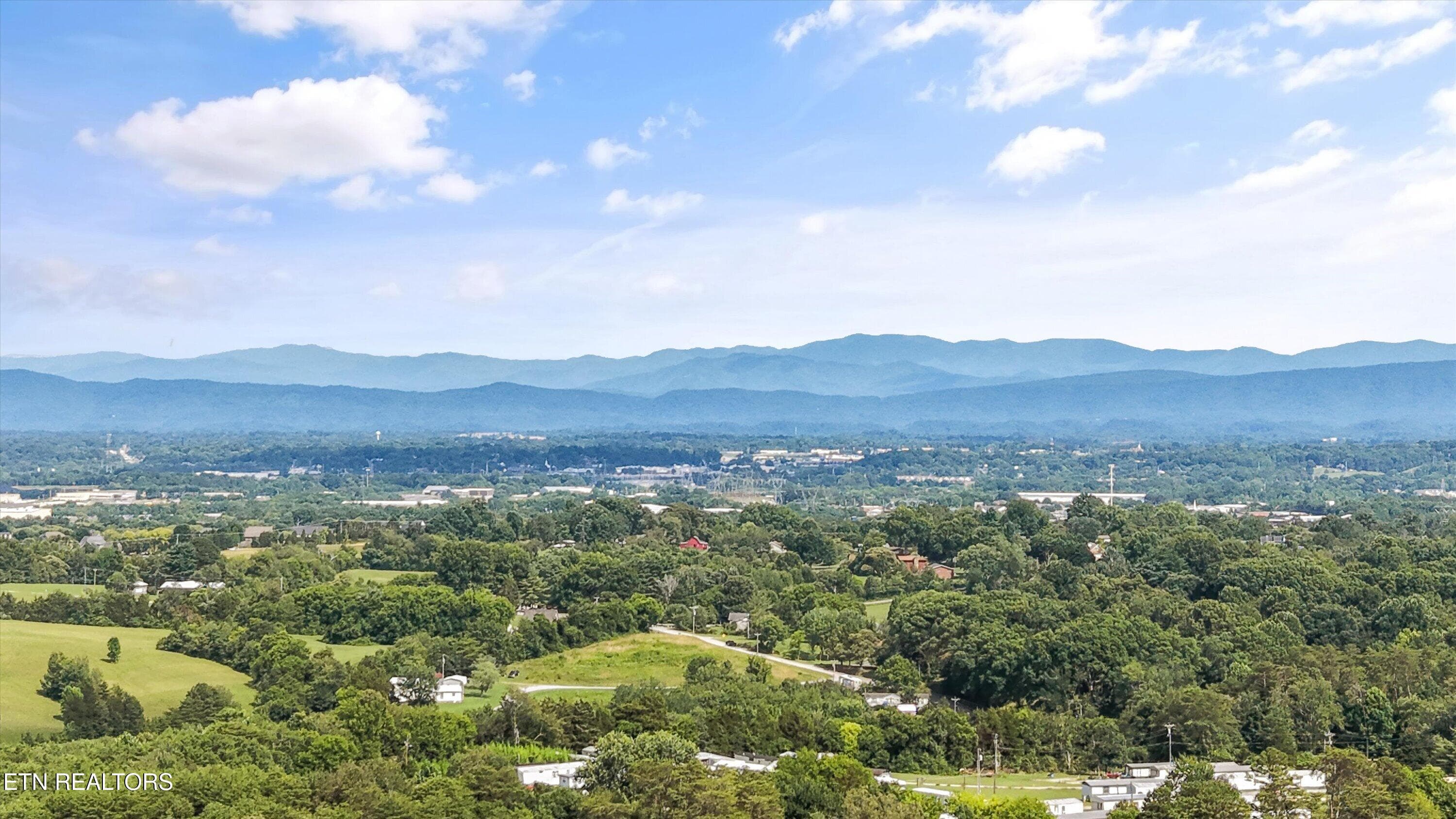 64-2132 Grey Ridge Rd62 - 2132 Grey Ridge Rd, Maryville, TN 37801