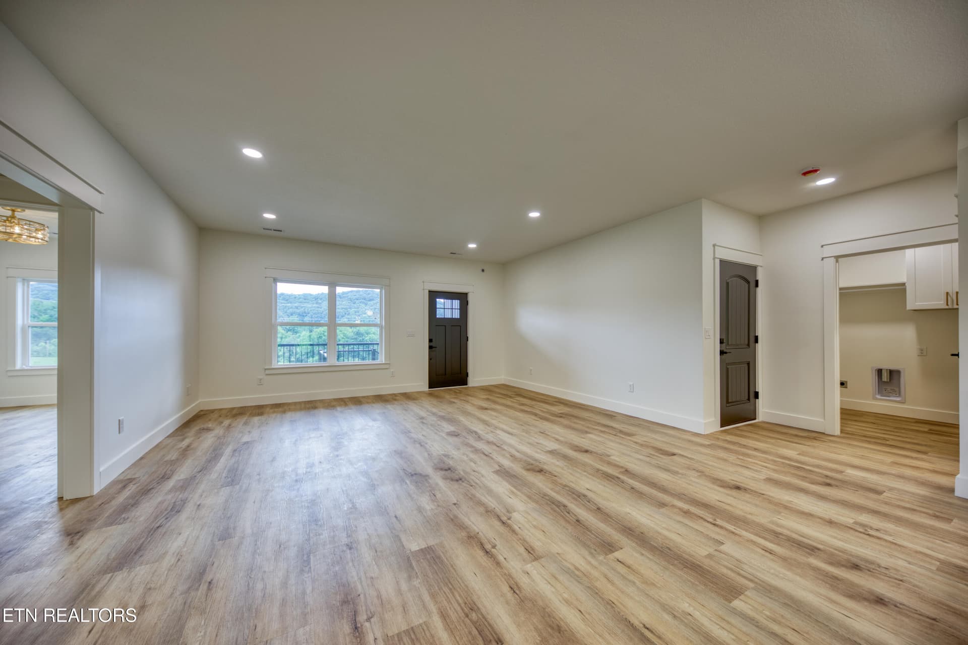Living/Dining/Kitchen Combo - 180 Huckleberry Hollow, Kingston, TN 37763
