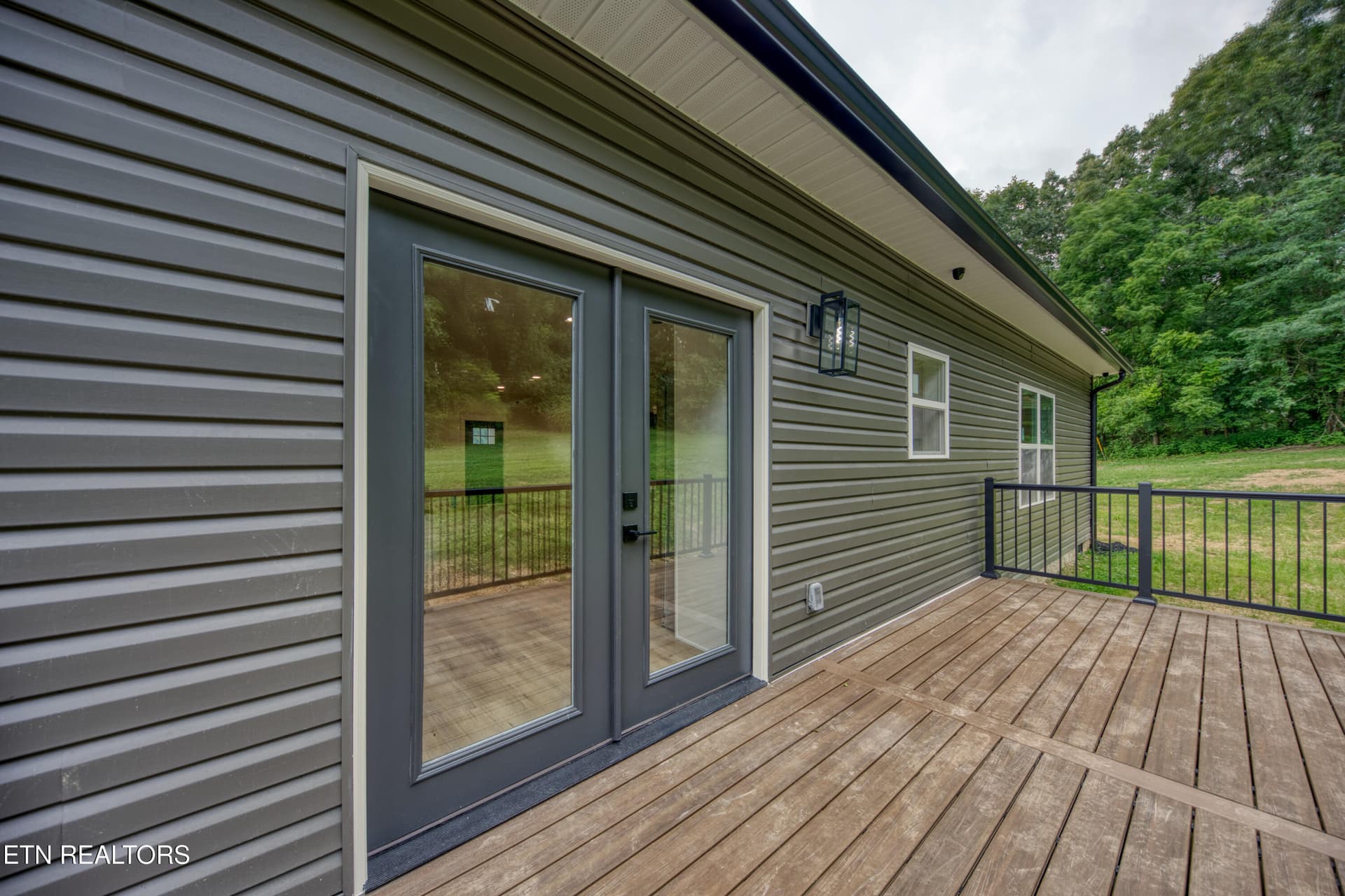 160 Huckleberry Hollow Rear Deck - 180 Huckleberry Hollow, Kingston, TN 37763