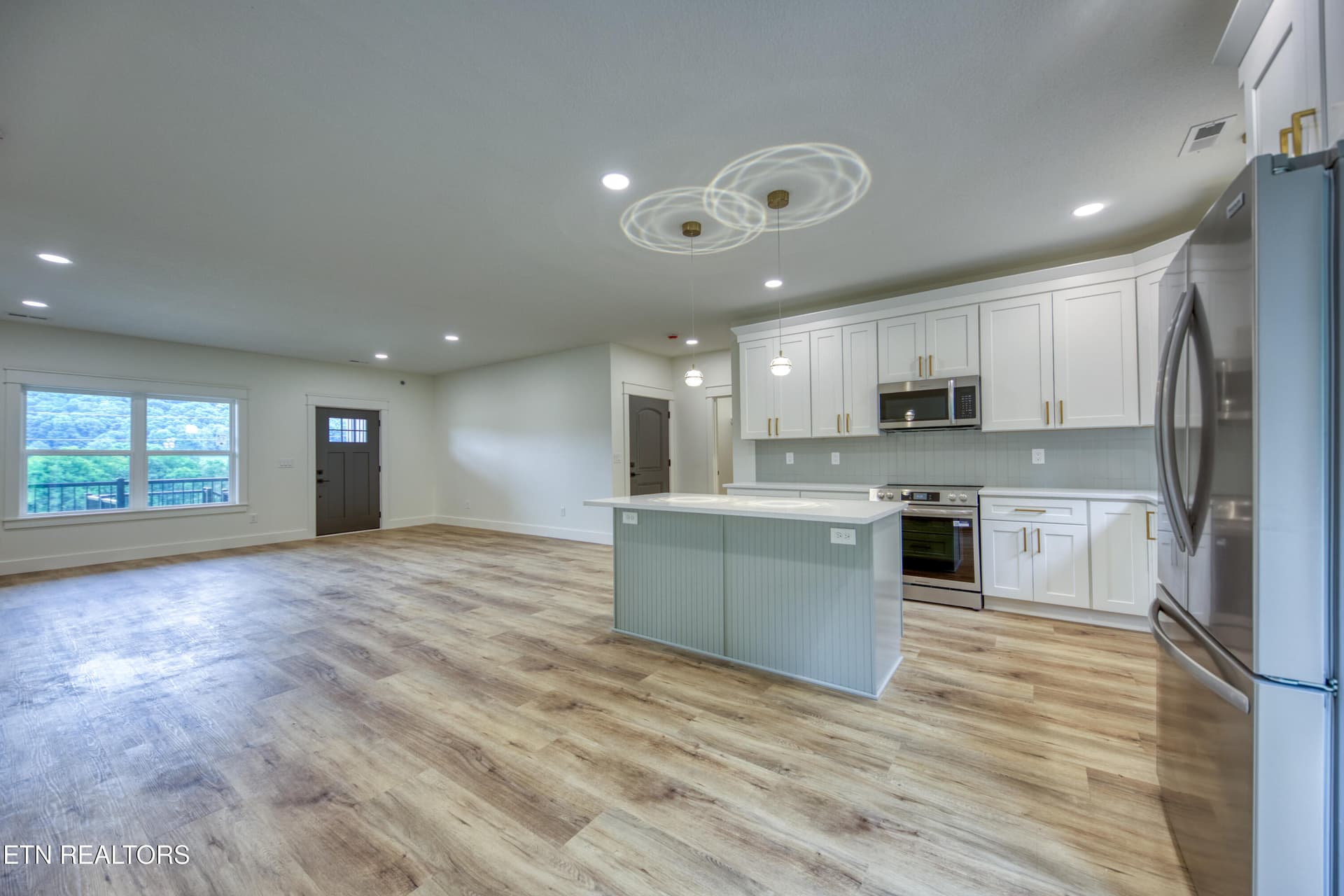 Living/Dining/Kitchen Combo - 180 Huckleberry Hollow, Kingston, TN 37763