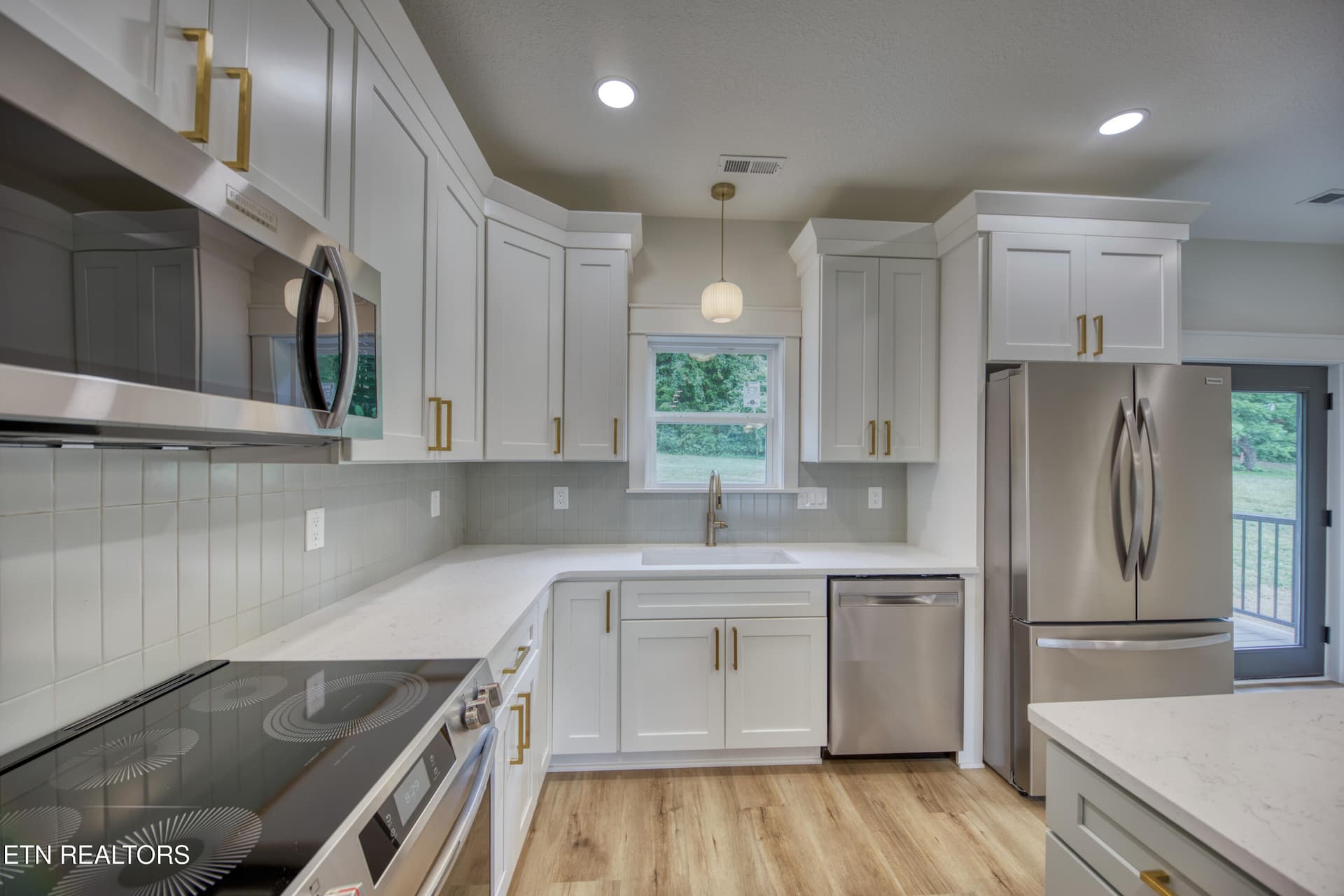 Kitchen - 180 Huckleberry Hollow, Kingston, TN 37763