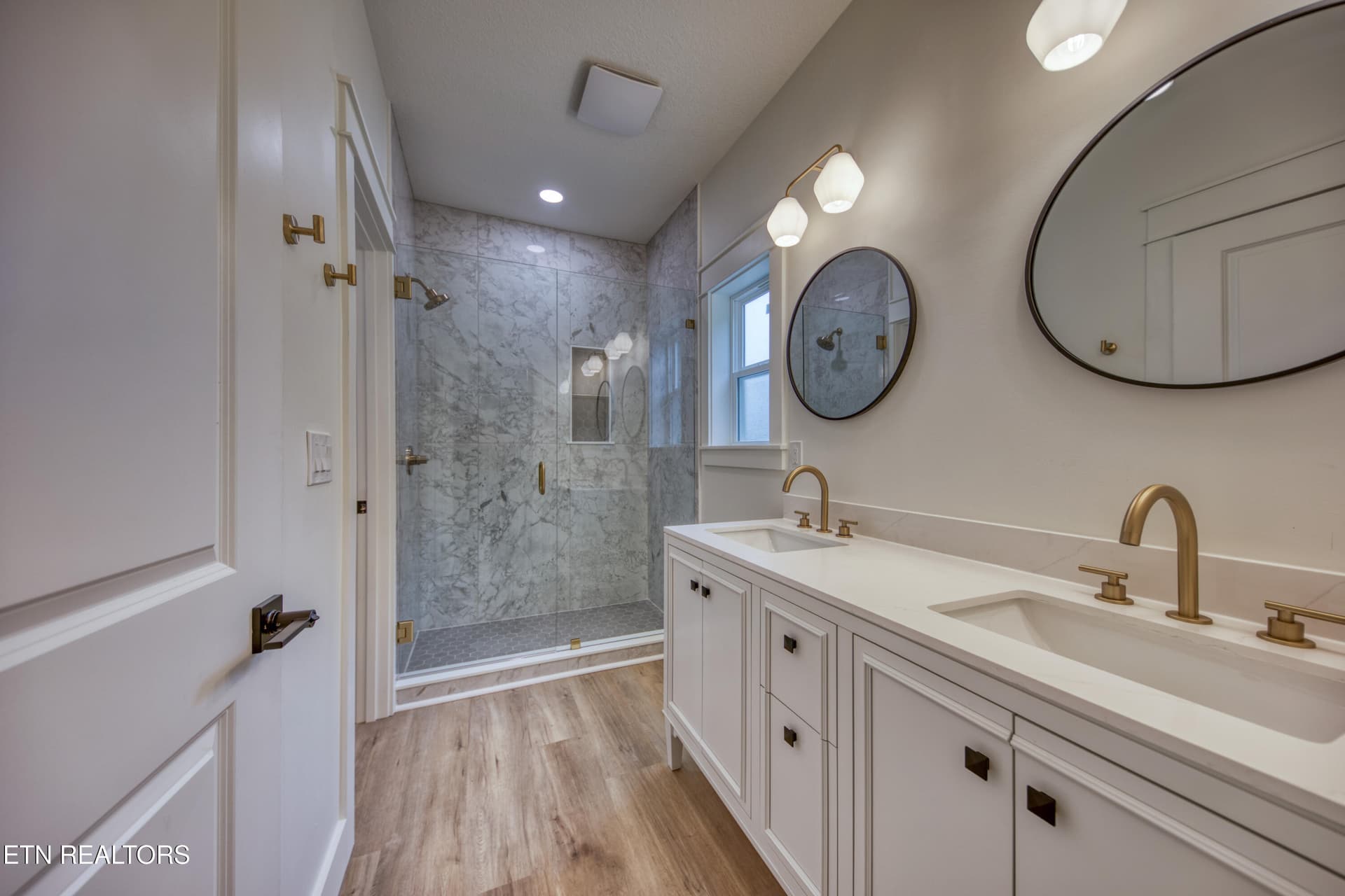Primary Bathroom - 180 Huckleberry Hollow, Kingston, TN 37763