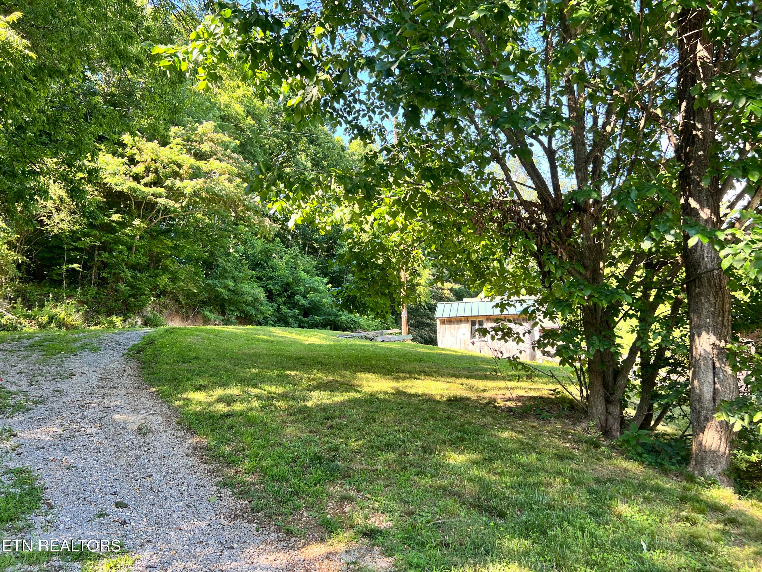 IMG_1945 - 1455 Davis Chapel Rd, LaFollette, TN 37766