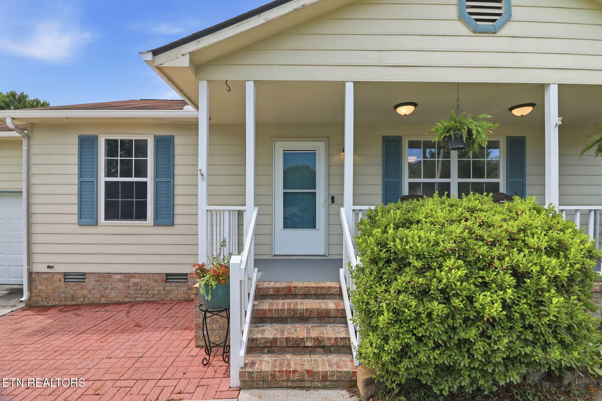 FRESHLY PAINTED FRONT PORCH - 6032 Newington Lane, Knoxville, TN 37912, Knoxville