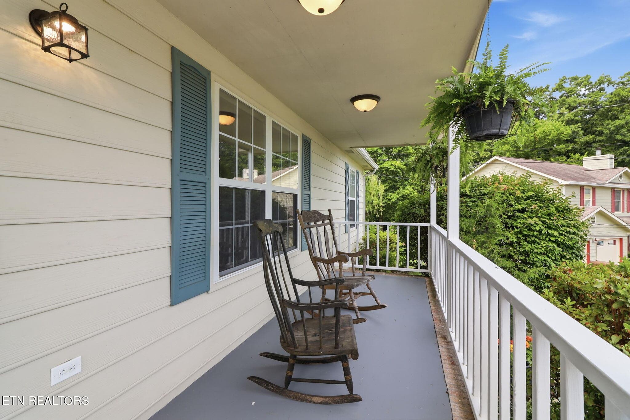 ROCKING CHAIR FRONT PORCH - 6032 Newington Lane, Knoxville, TN 37912, Knoxville