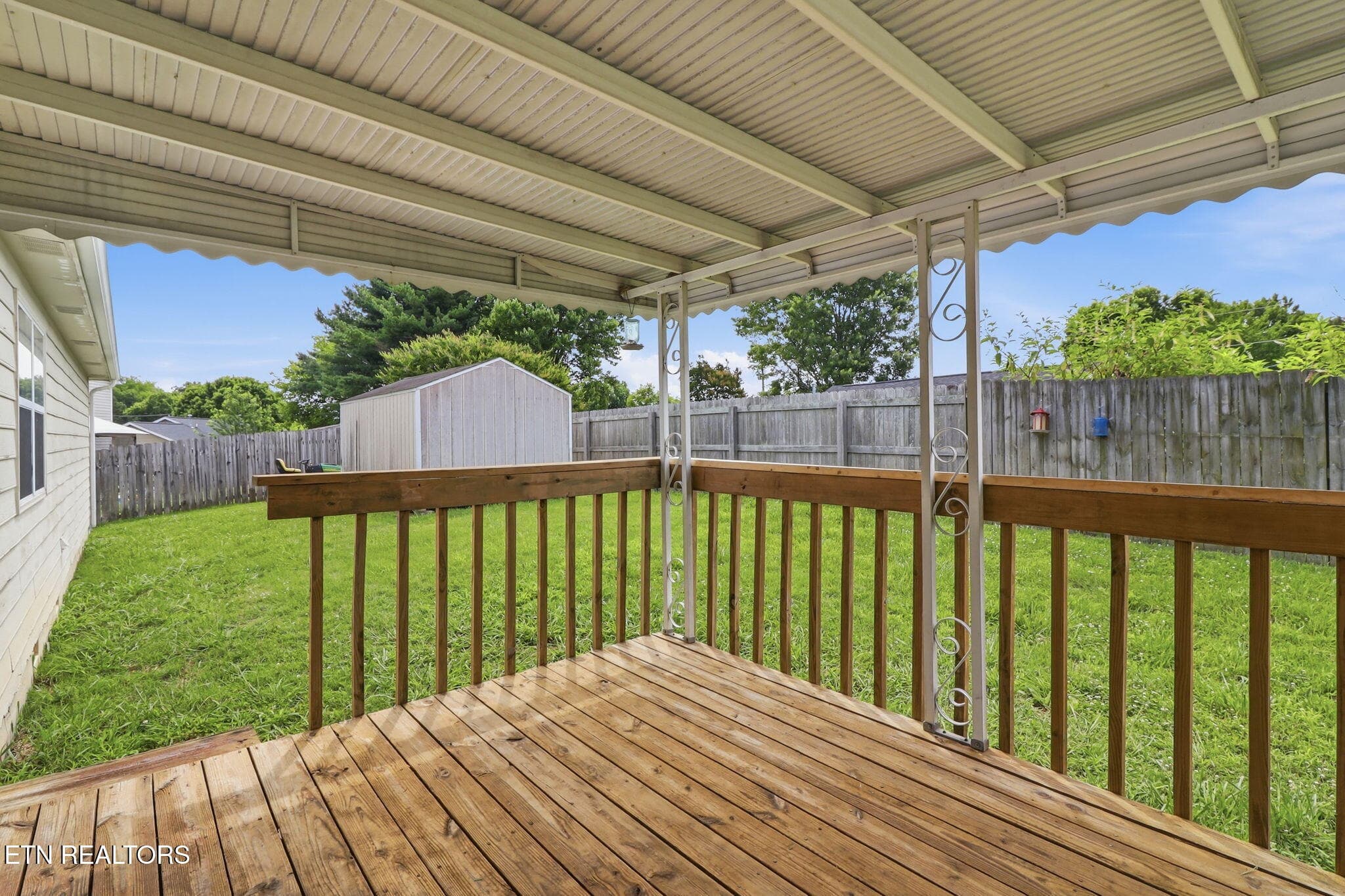 BACKYARD and Covered Deck - 6032 Newington Lane, Knoxville, TN 37912, Knoxville