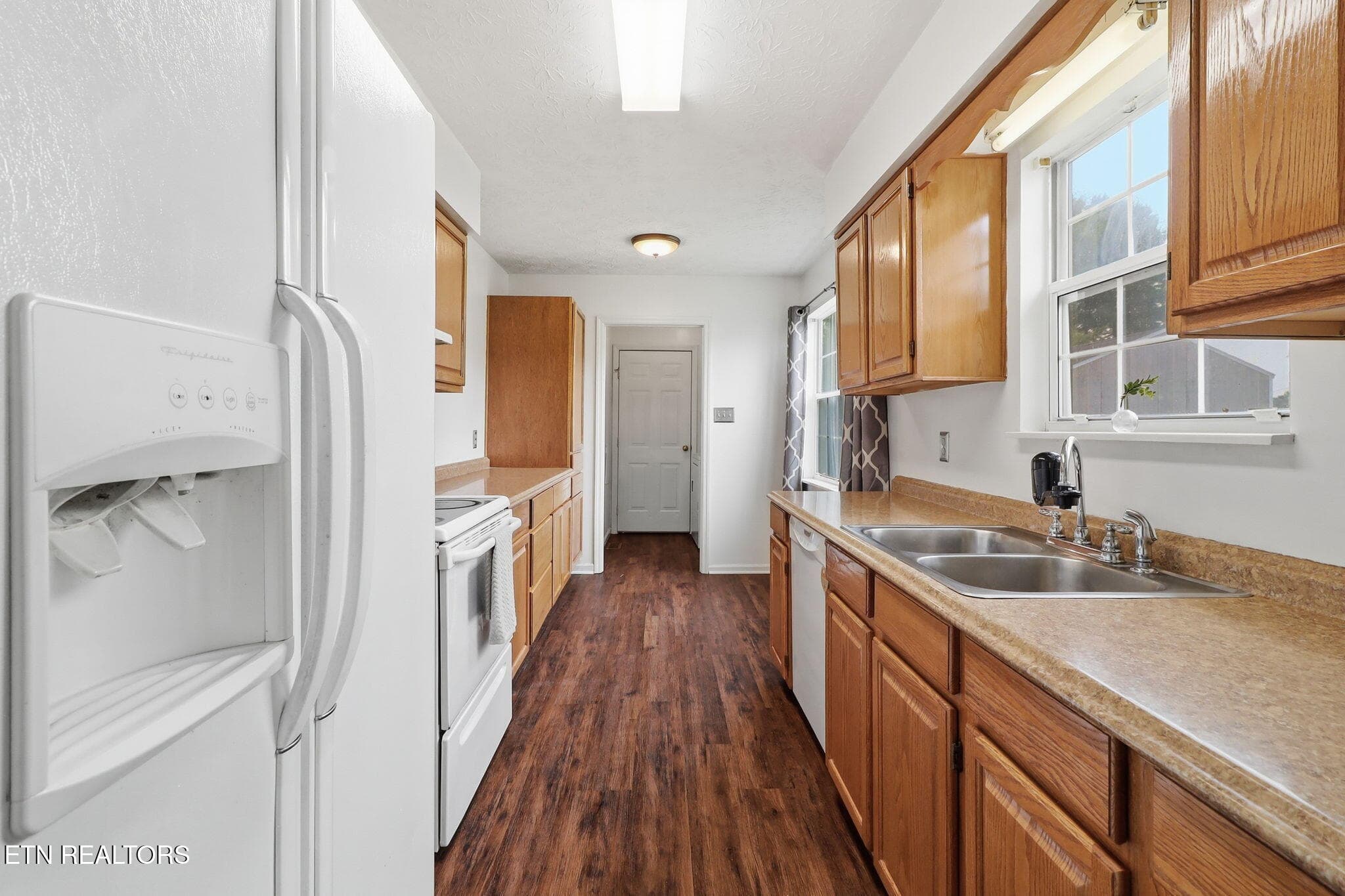 GALLEY KITCHEN - 6032 Newington Lane, Knoxville, TN 37912, Knoxville