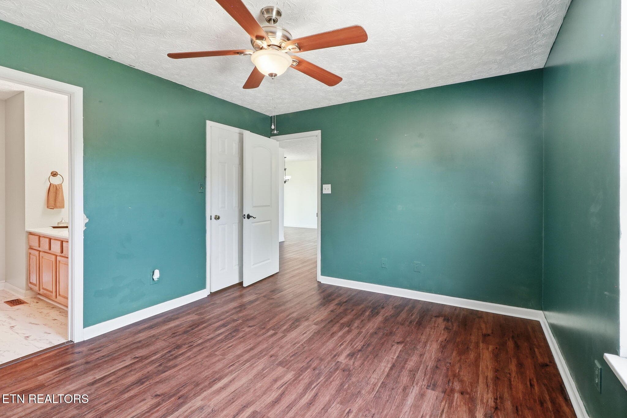 SPACIOUS MASTER - 6032 Newington Lane, Knoxville, TN 37912, Knoxville