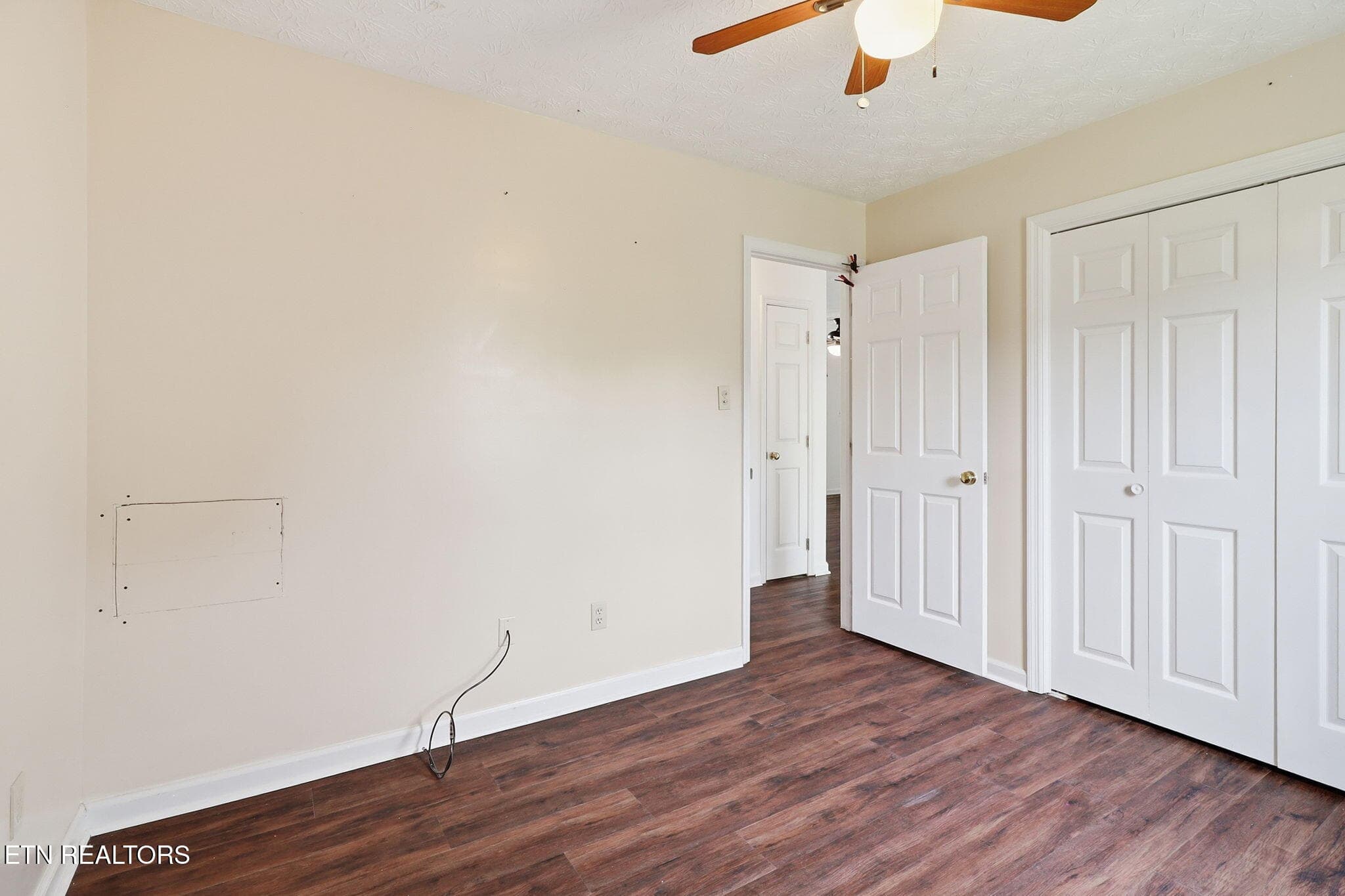 SPACIOUS CLOSETS - 6032 Newington Lane, Knoxville, TN 37912, Knoxville