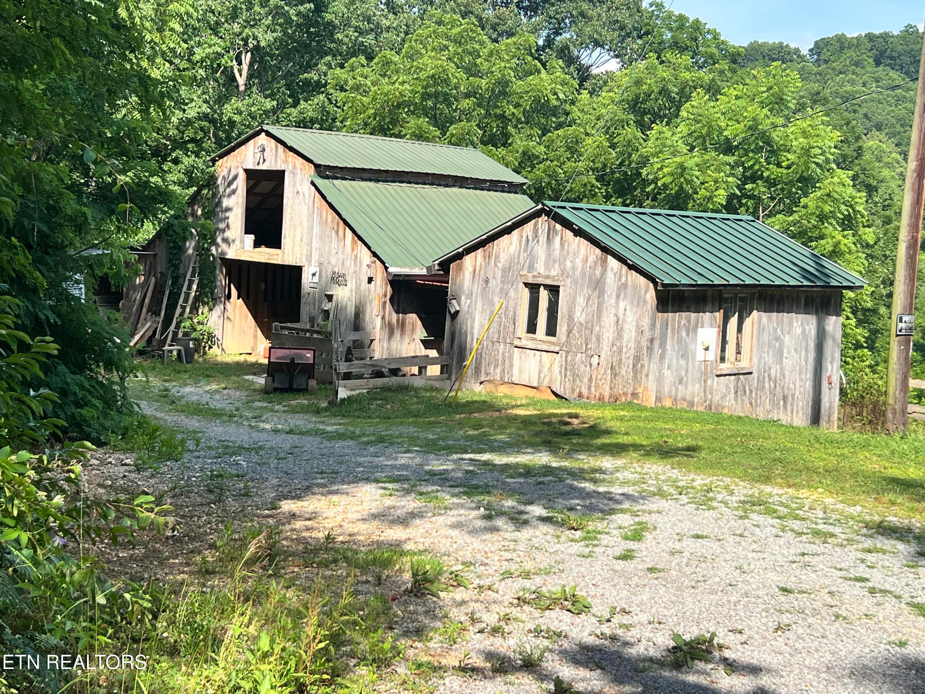 IMG_2047 - 1455 Davis Chapel Rd, LaFollette, TN 37766