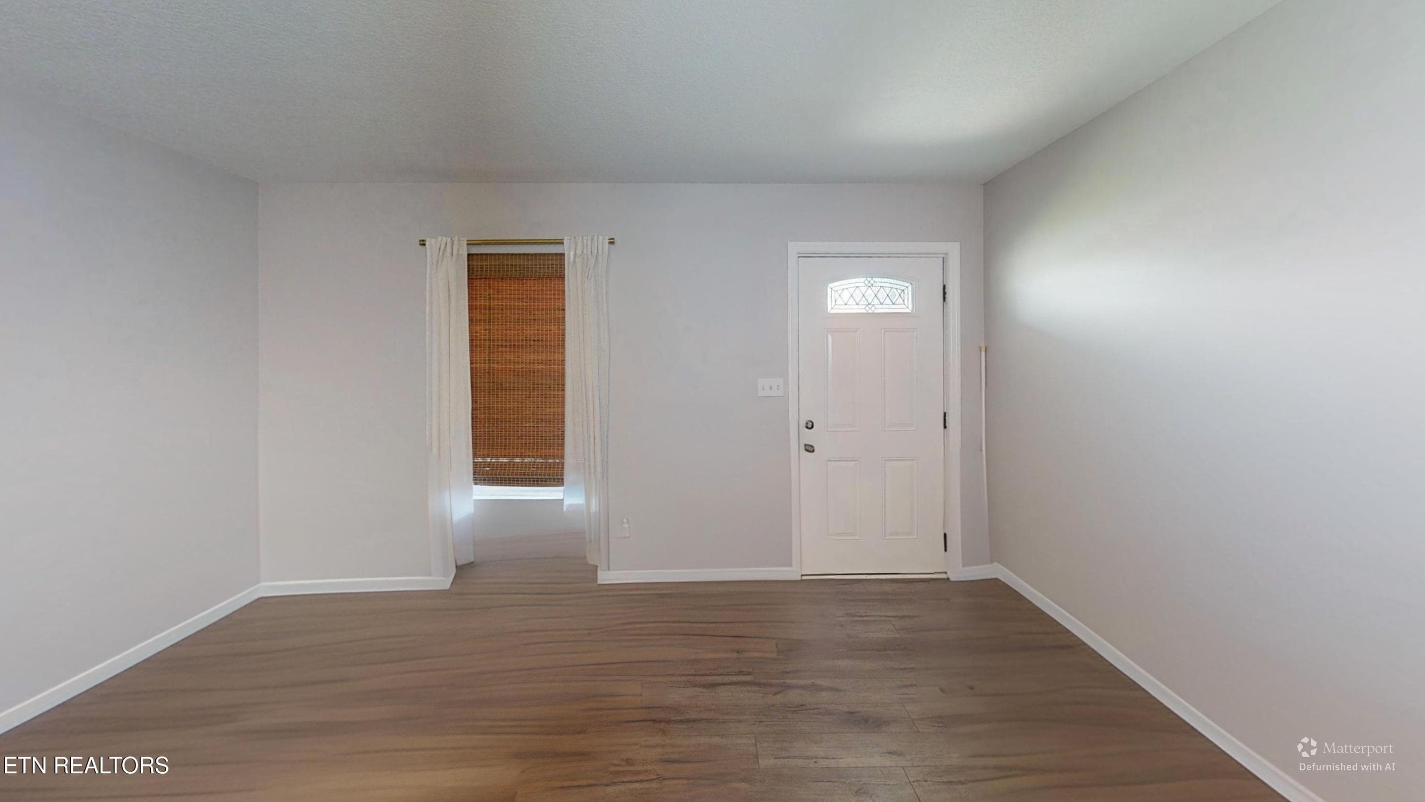 MIDLAKE-Living-Room-Defurnished 1 - 524 Midlake Drive, Knoxville, TN 37918, Knoxville