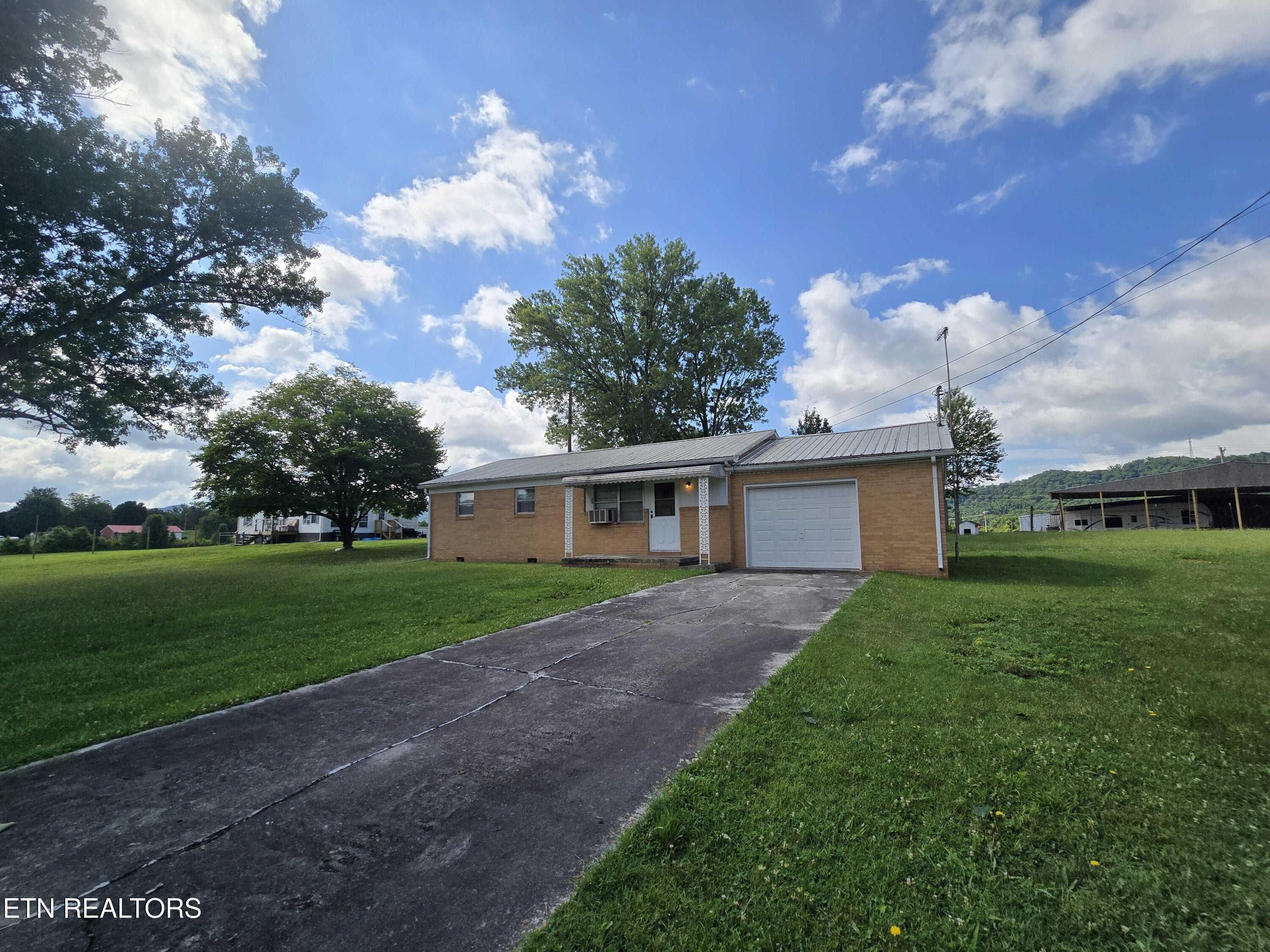 382 Meadow Branch Rd, Bean Station, TN 37708