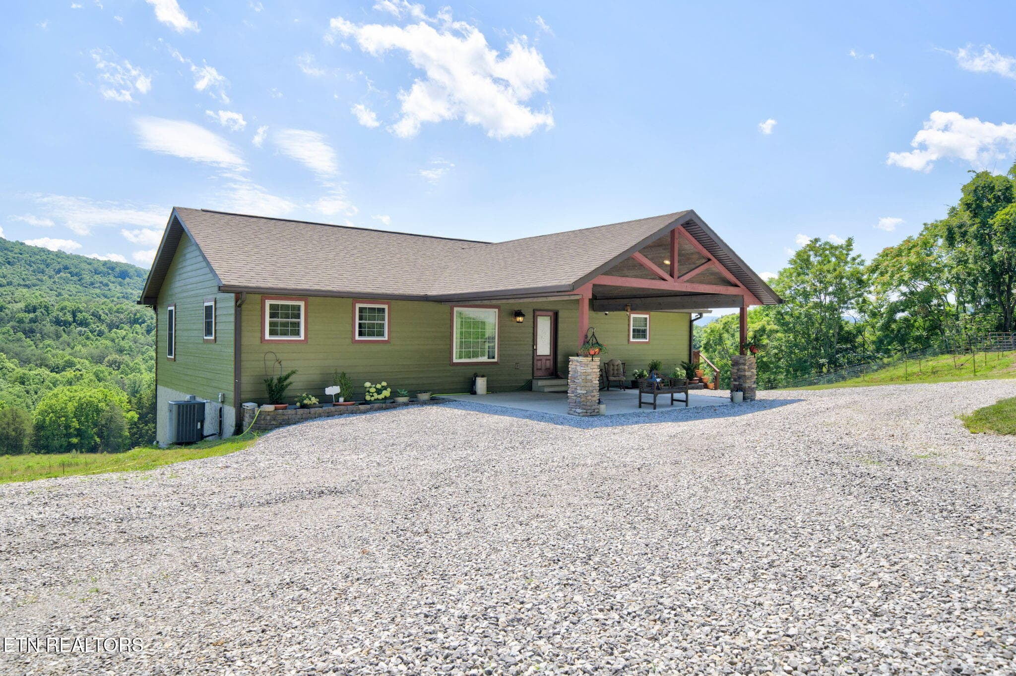 2-web-or-mls-1252 Shellotte Loop_007_TNP - 1252 Shellotte Loop, Pall Mall, TN 38577