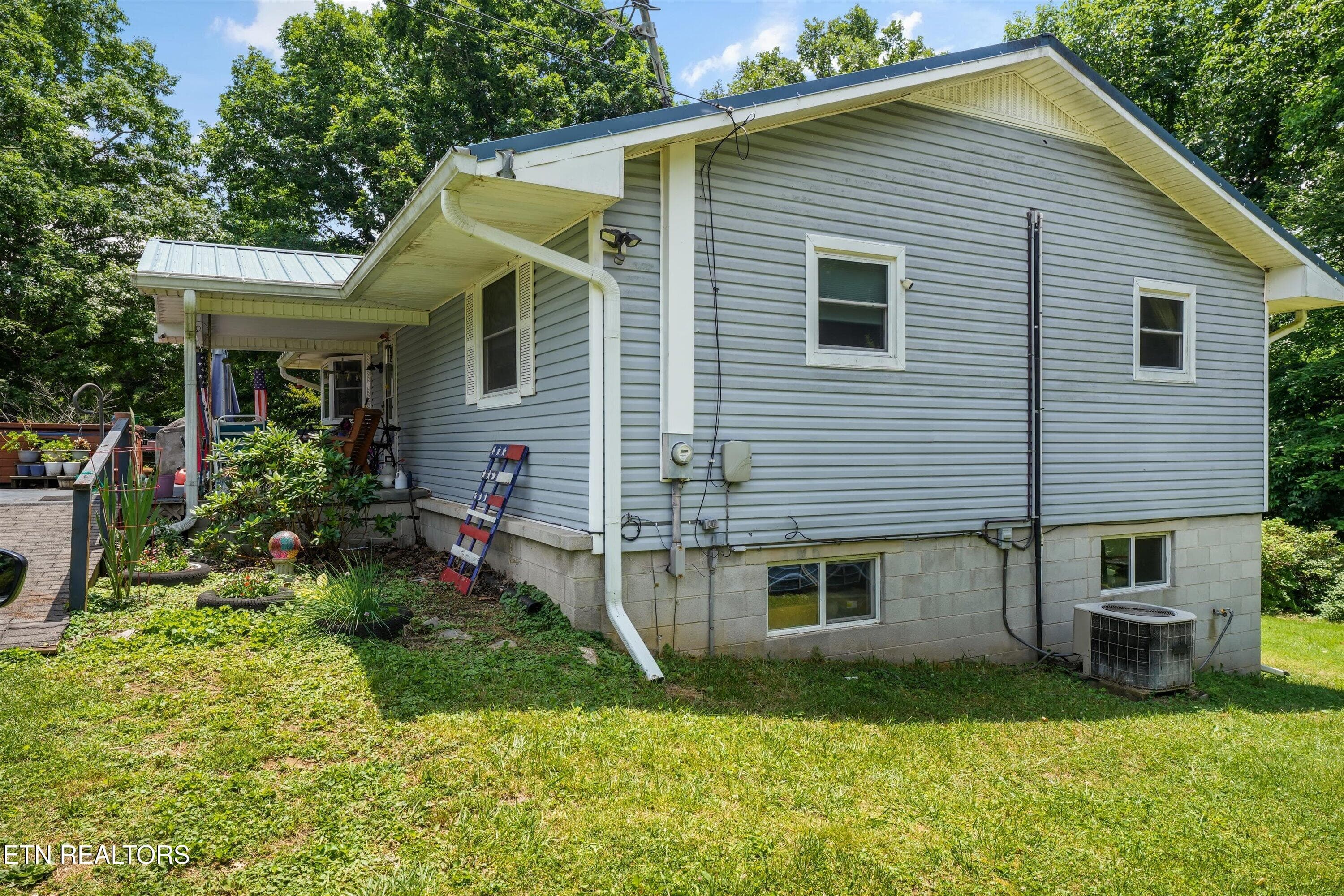 04-748 Christenson Rd 44 - 748 Christenson Rd, Deer Lodge, TN 37726
