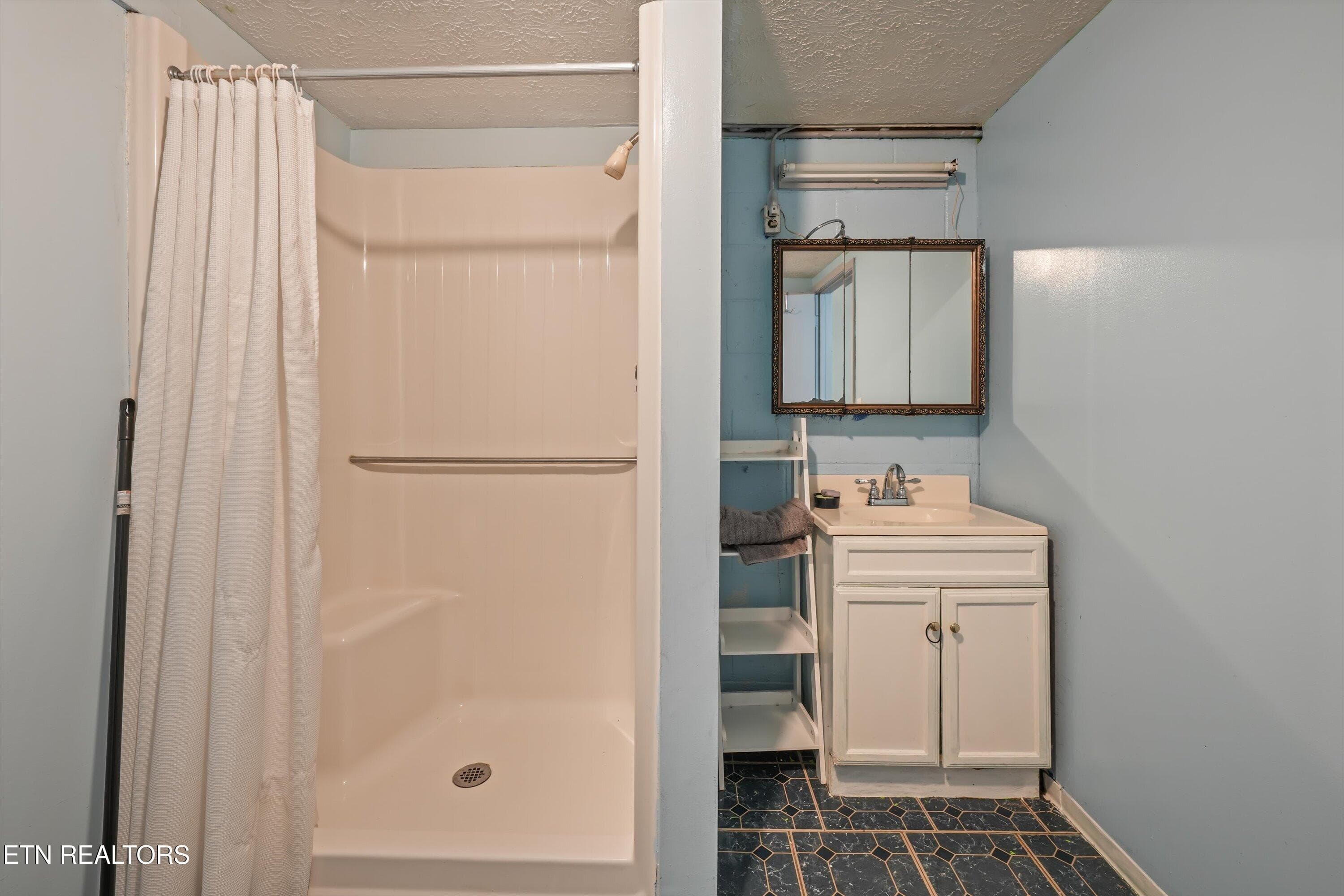 14-748 Christenson Rd 18 - 748 Christenson Rd, Deer Lodge, TN 37726