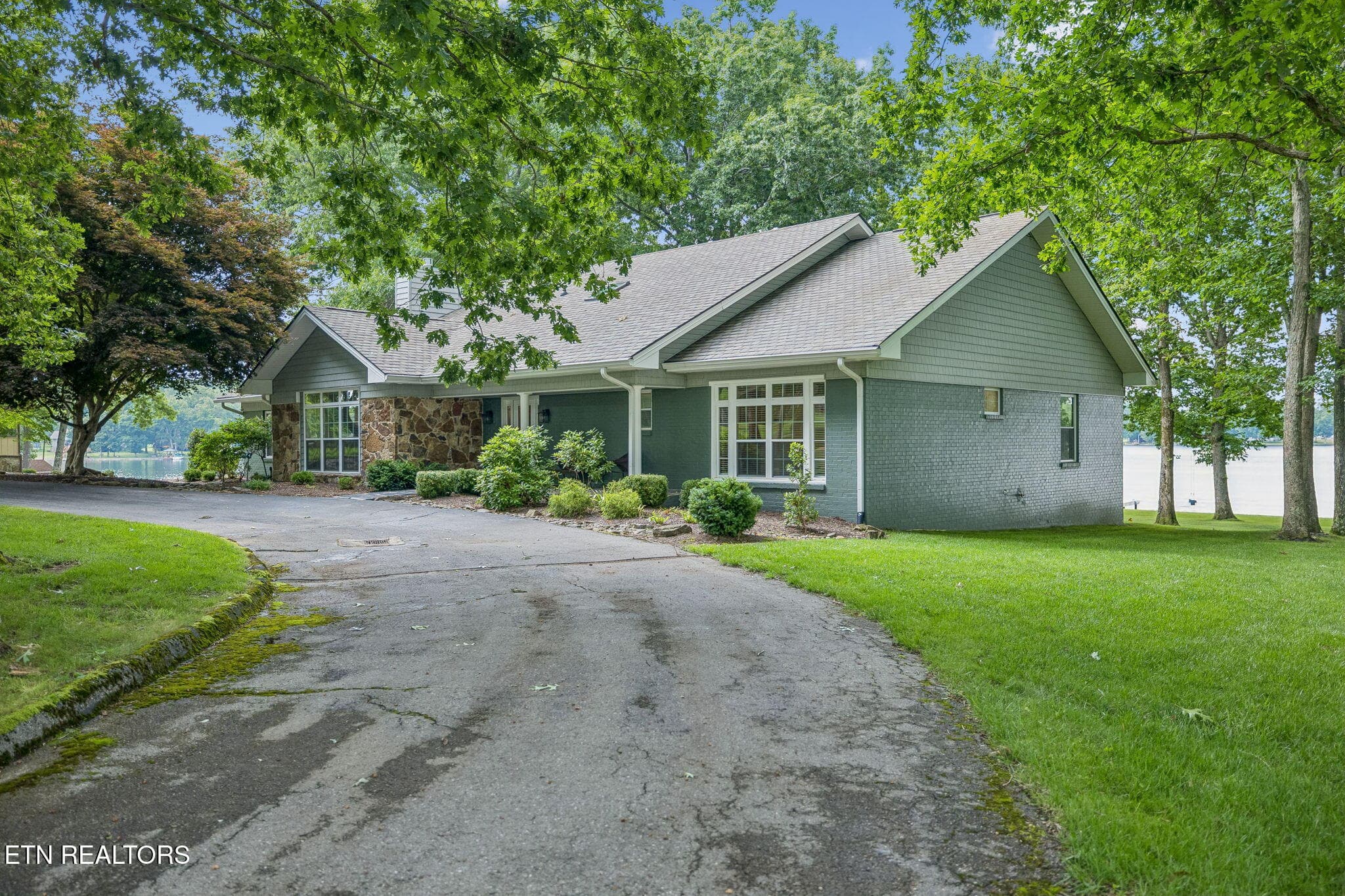 Waterfront - 8721 Cherokee Tr, Crossville, TN 38572, Crossville