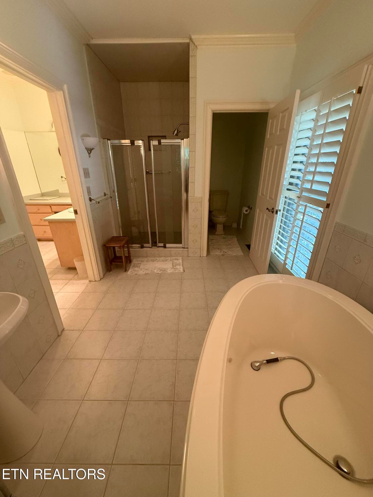 Master bath - 1817 Peppertree Drive, Alcoa, TN 37701