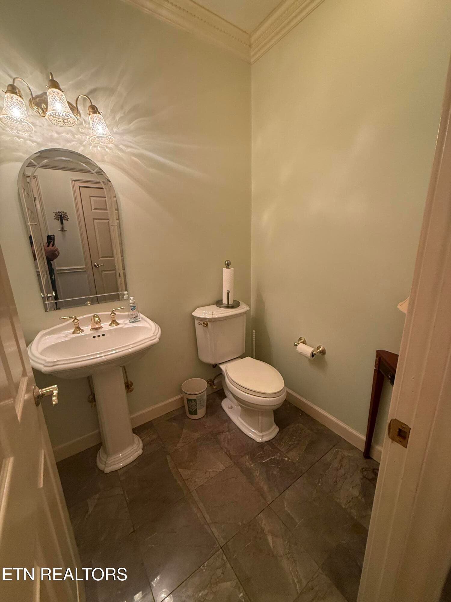foyer 1/2 bath - 1817 Peppertree Drive, Alcoa, TN 37701