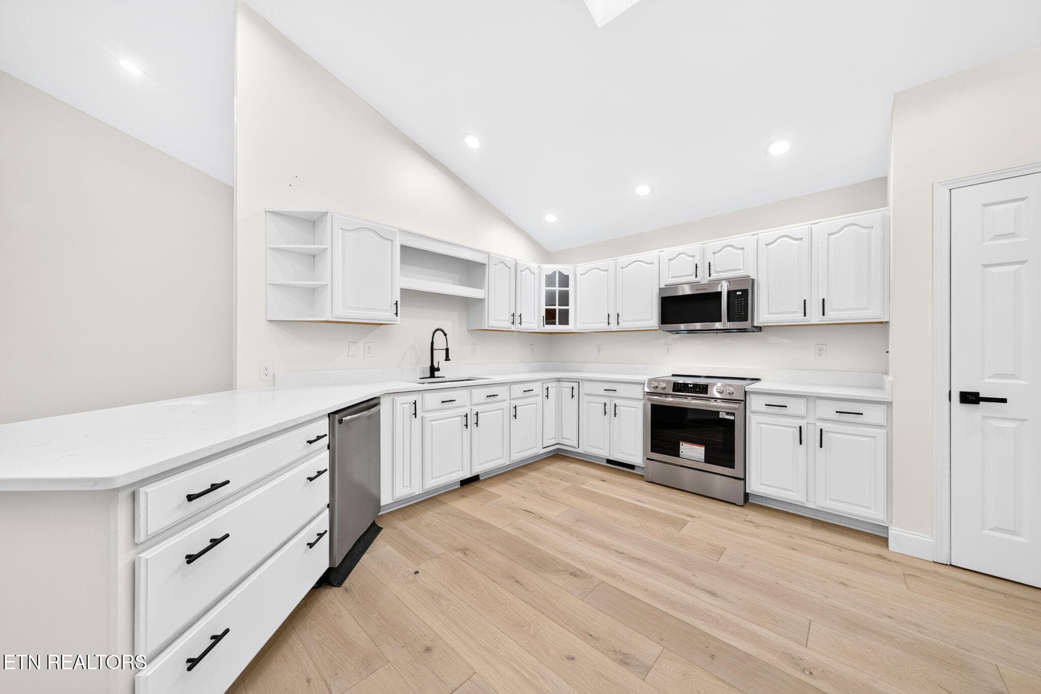 Kitchen - 35 Leaf Circle, Crossville, TN 38558