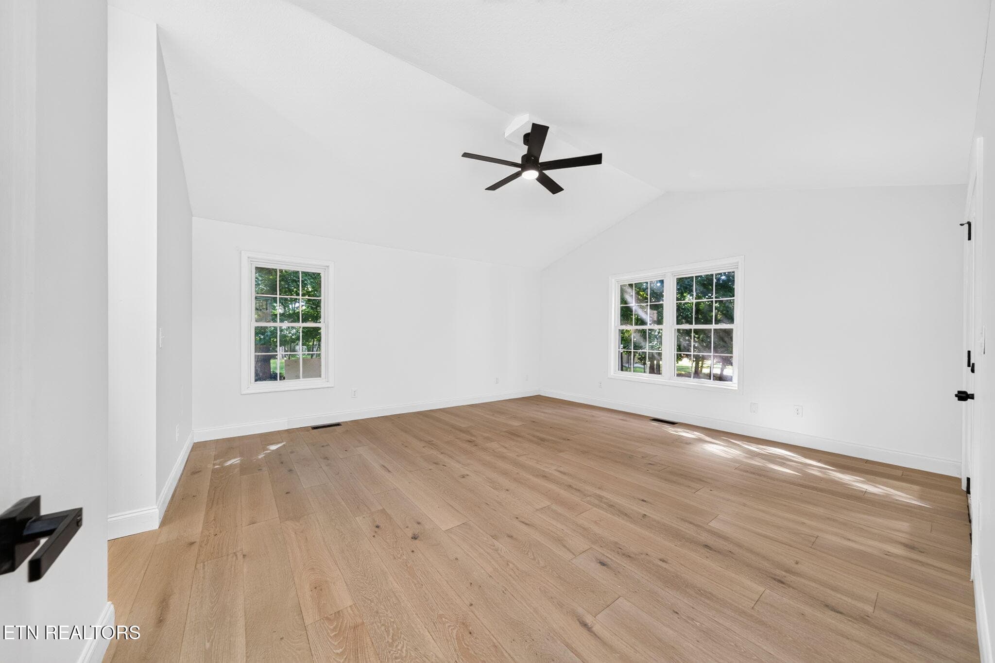 Master Bedroom - 35 Leaf Circle, Crossville, TN 38558