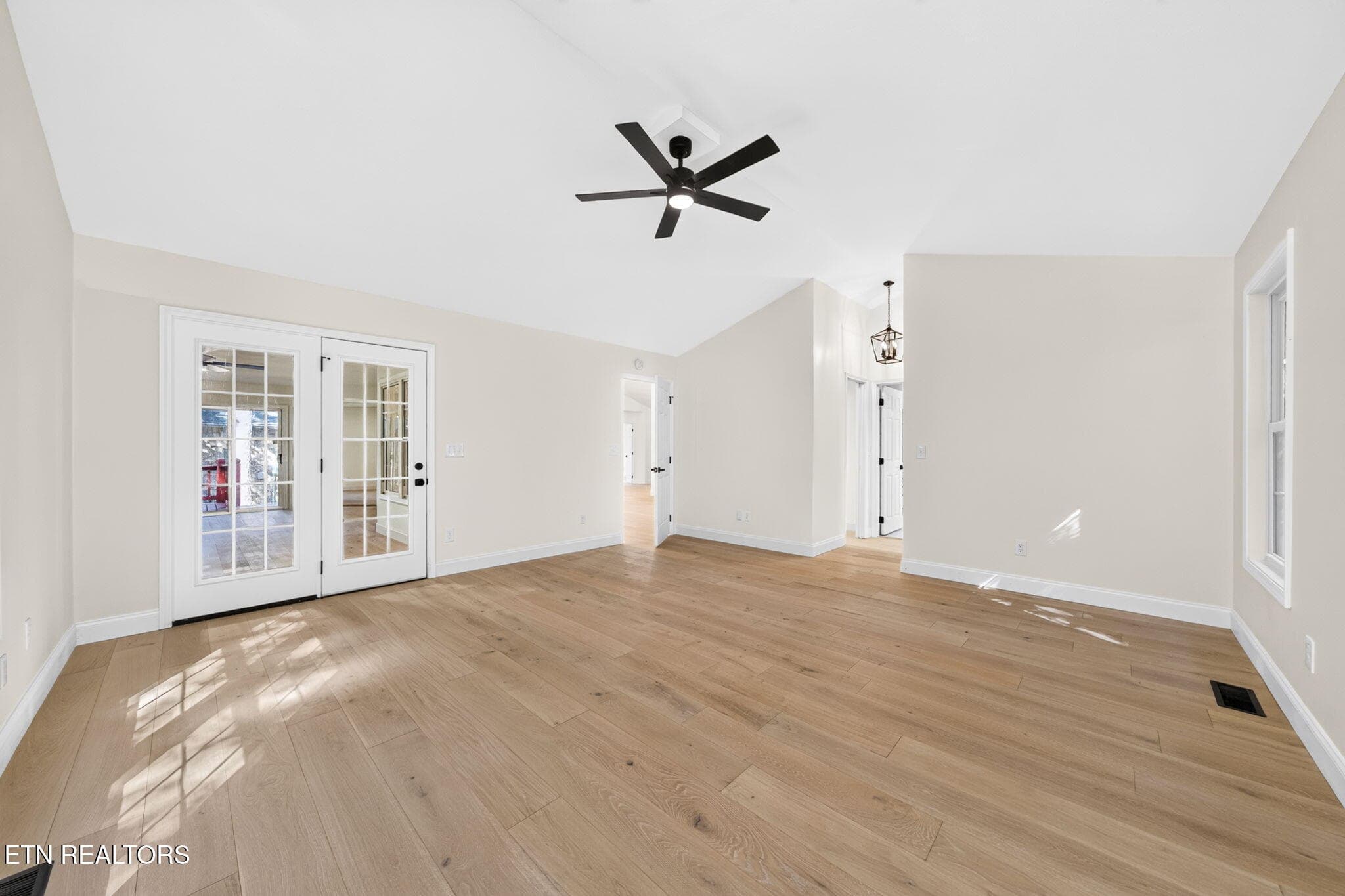 Master Bedroom - 35 Leaf Circle, Crossville, TN 38558