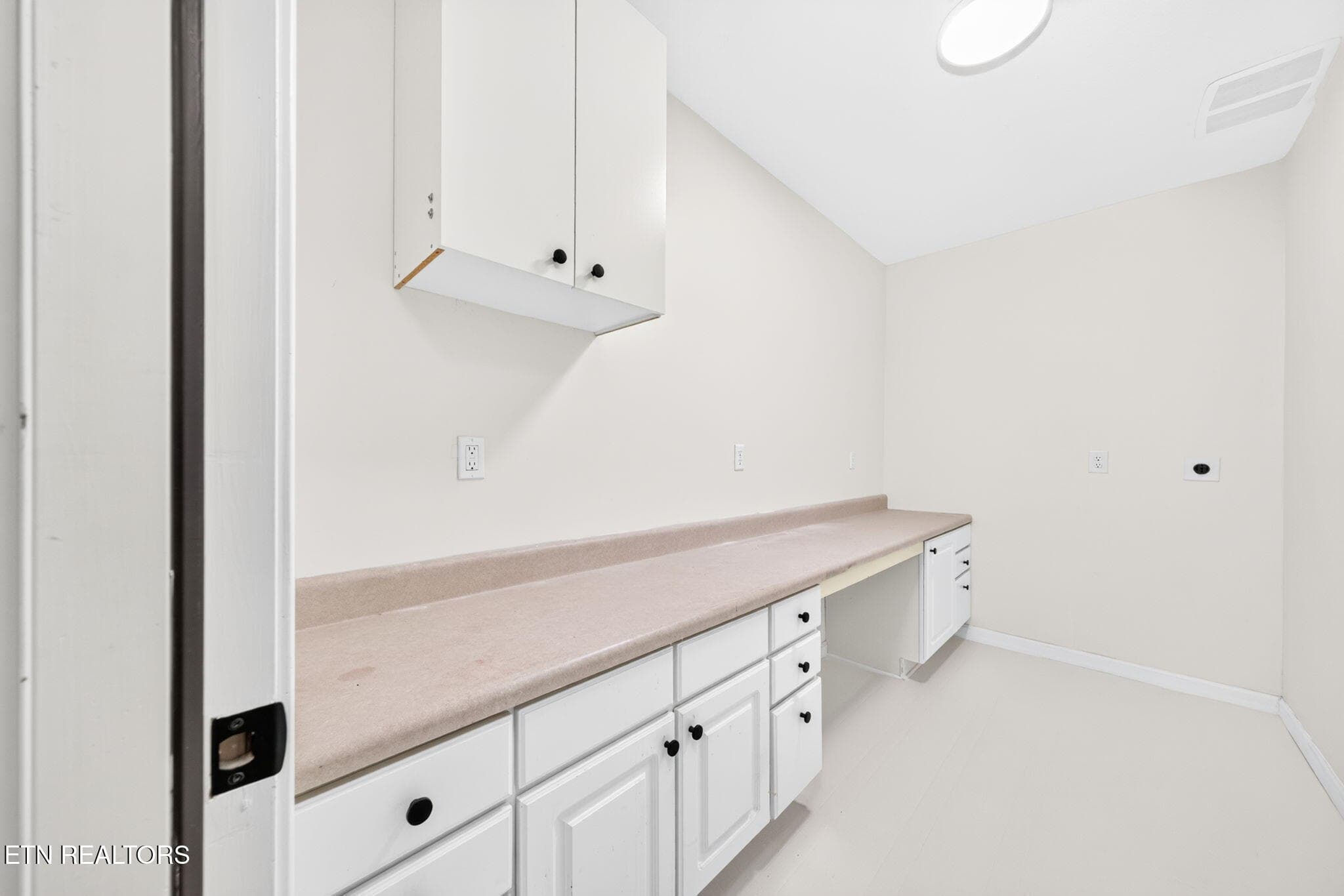 Craft Room/Office - 35 Leaf Circle, Crossville, TN 38558