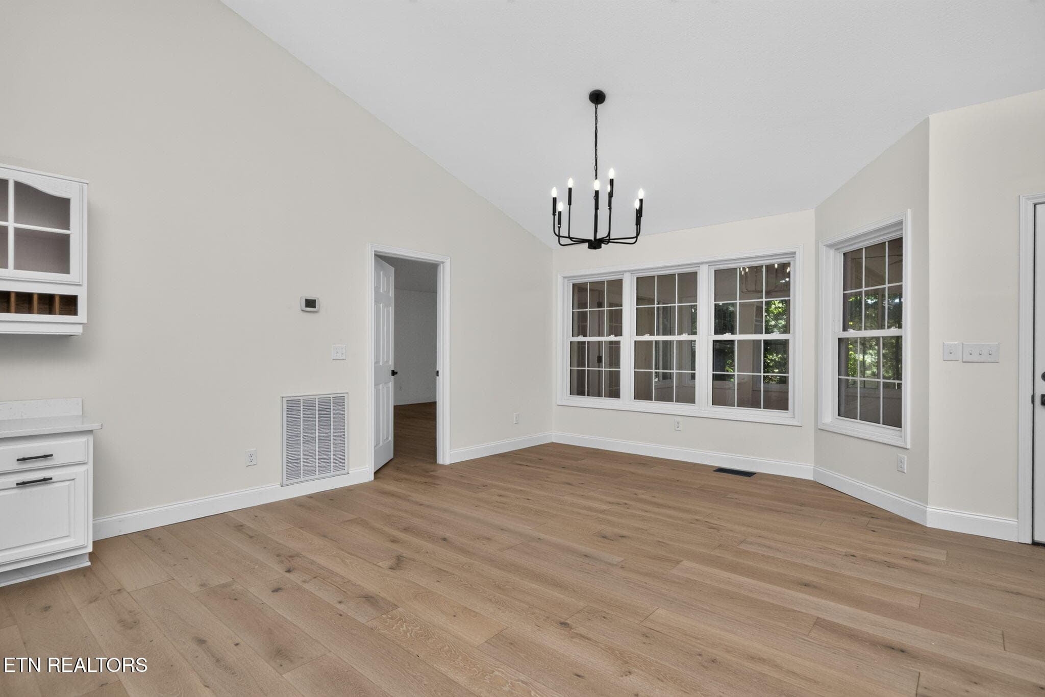 Dining Area - 35 Leaf Circle, Crossville, TN 38558