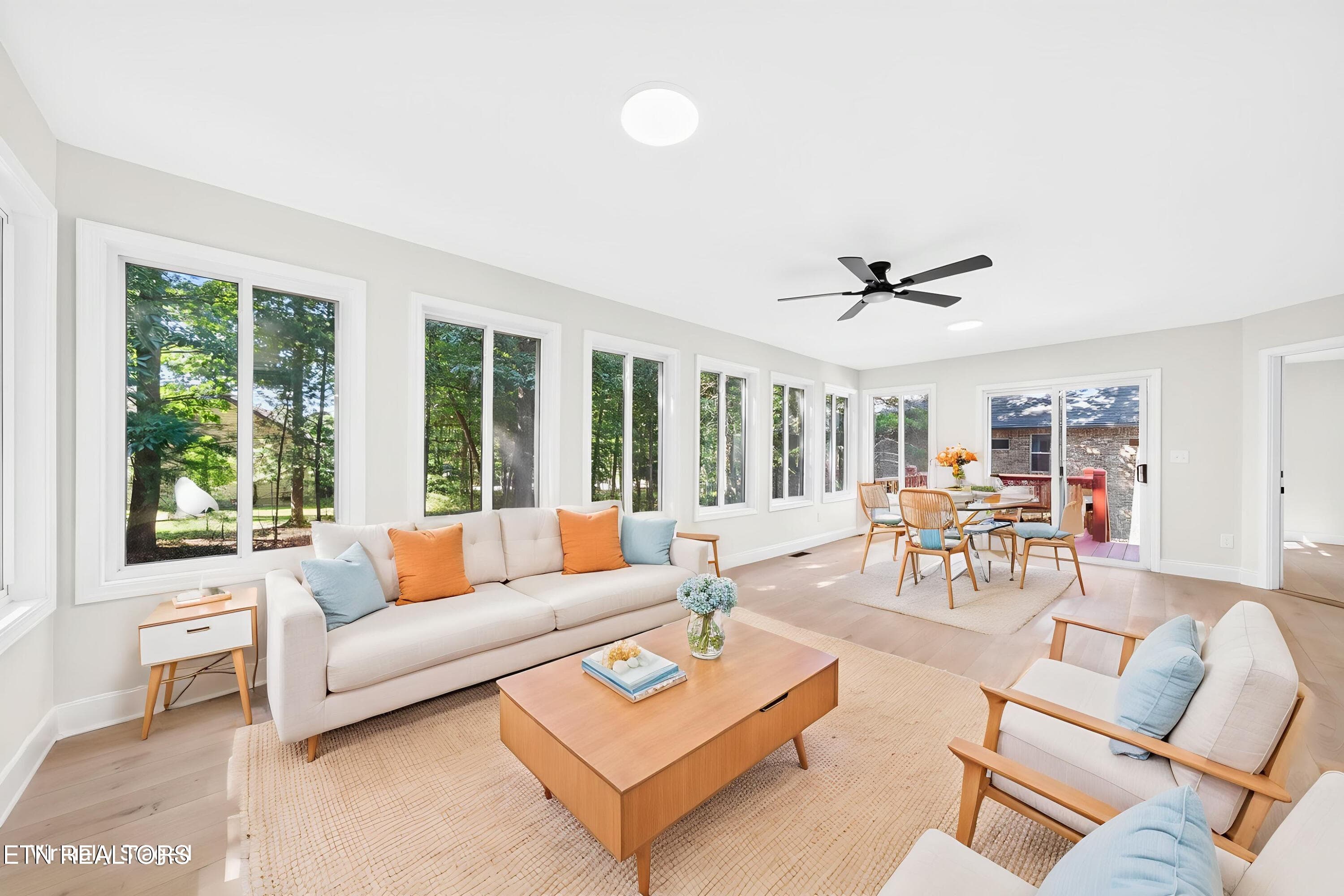 Staged Sunroom - 35 Leaf Circle, Crossville, TN 38558