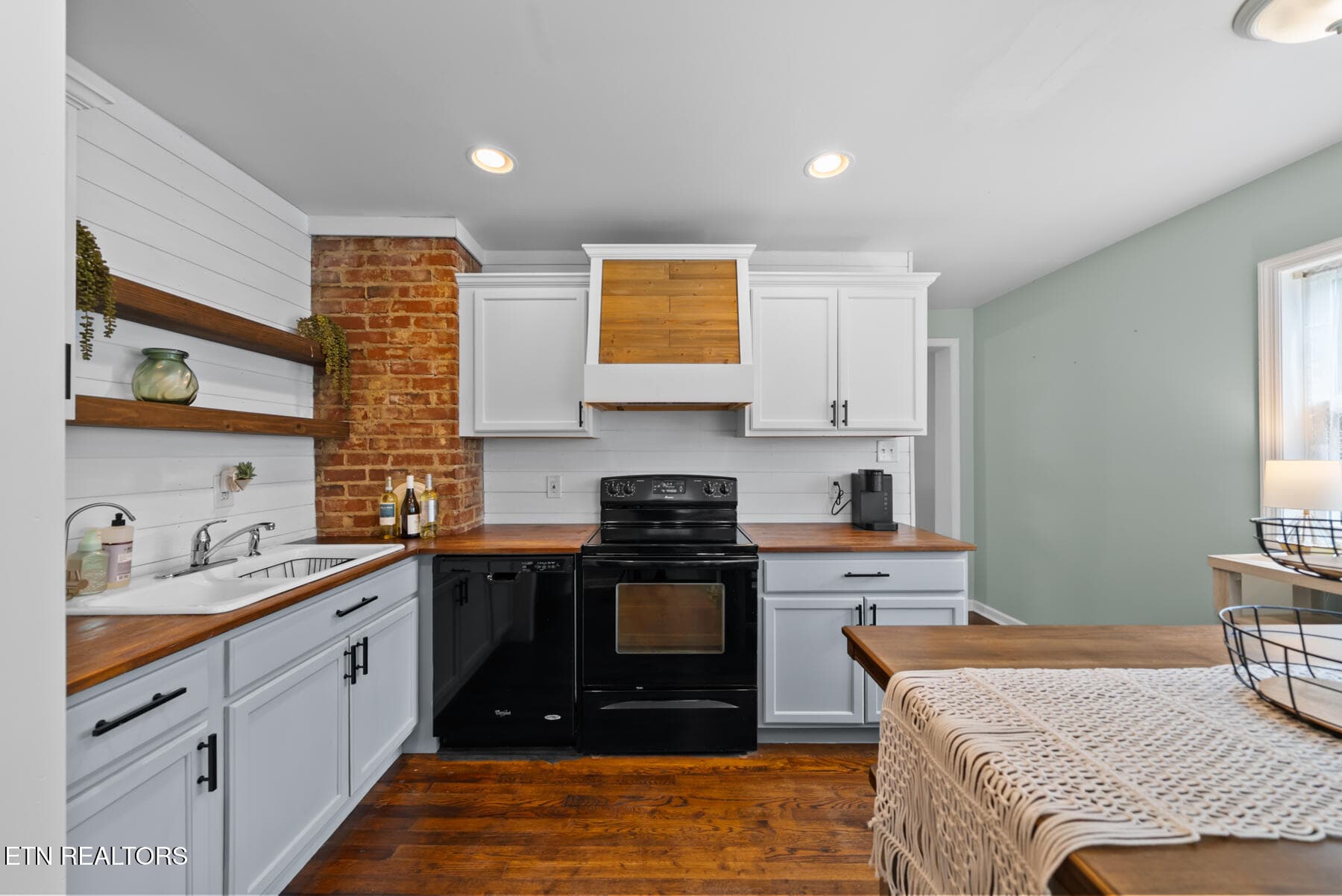 DSC04426 - 3518 Delrose Drive, Knoxville, TN 37914