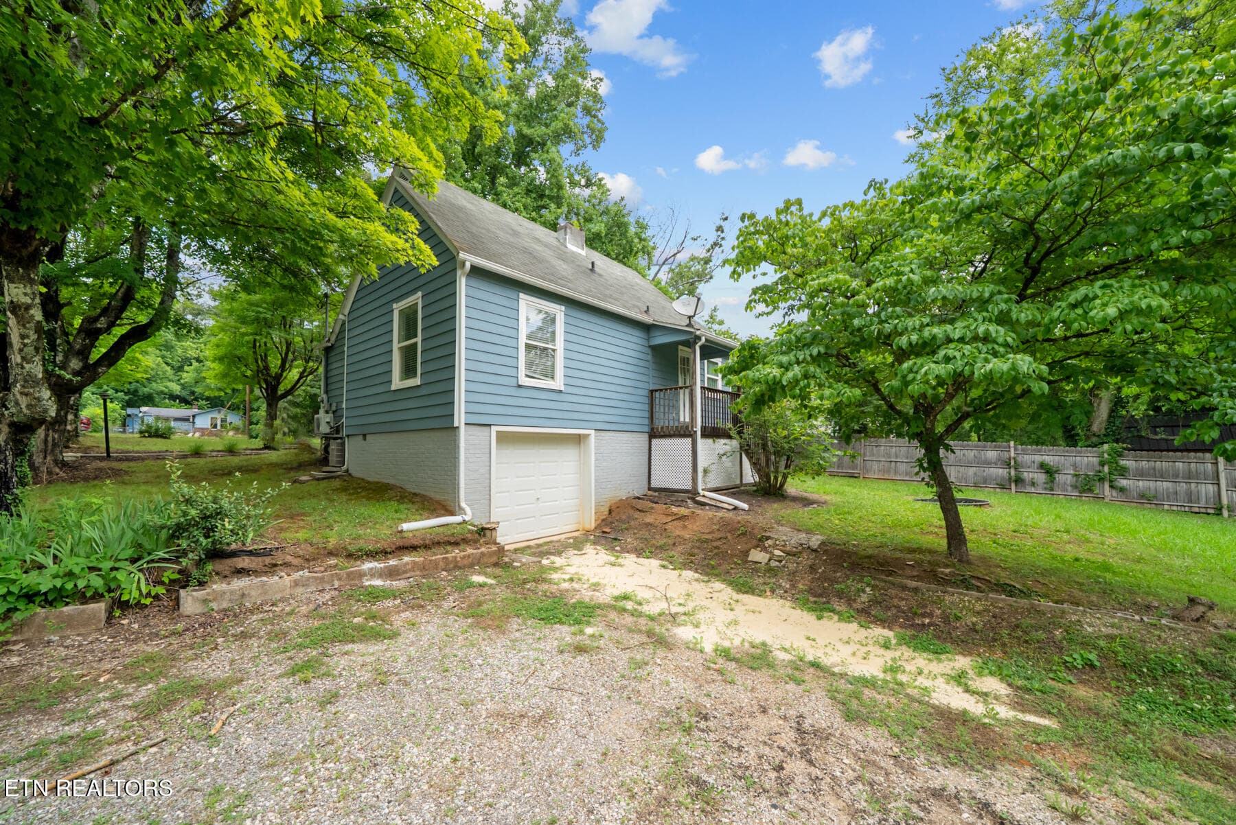 DSC04475 - 3518 Delrose Drive, Knoxville, TN 37914