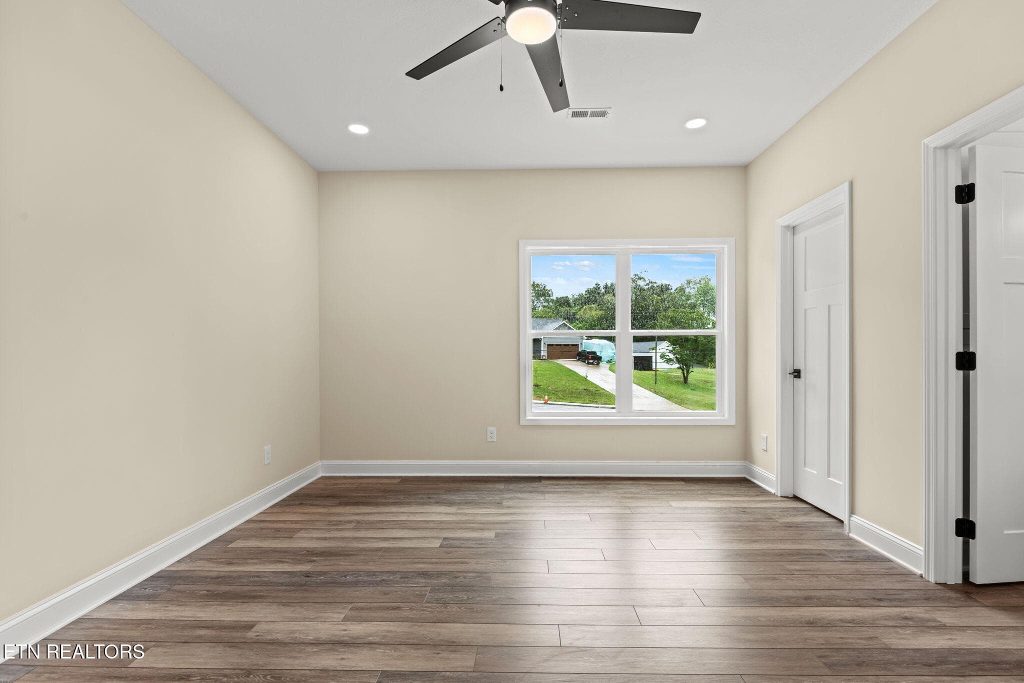 2-web-or-mls-212 Westbury-009 - 212 Westbury Drive, Clinton, TN 37716