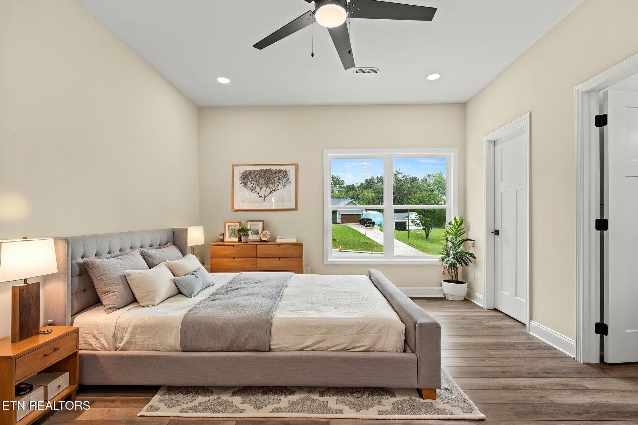 3-web-or-mls-212 Westbury-009 virtually - 212 Westbury Drive, Clinton, TN 37716