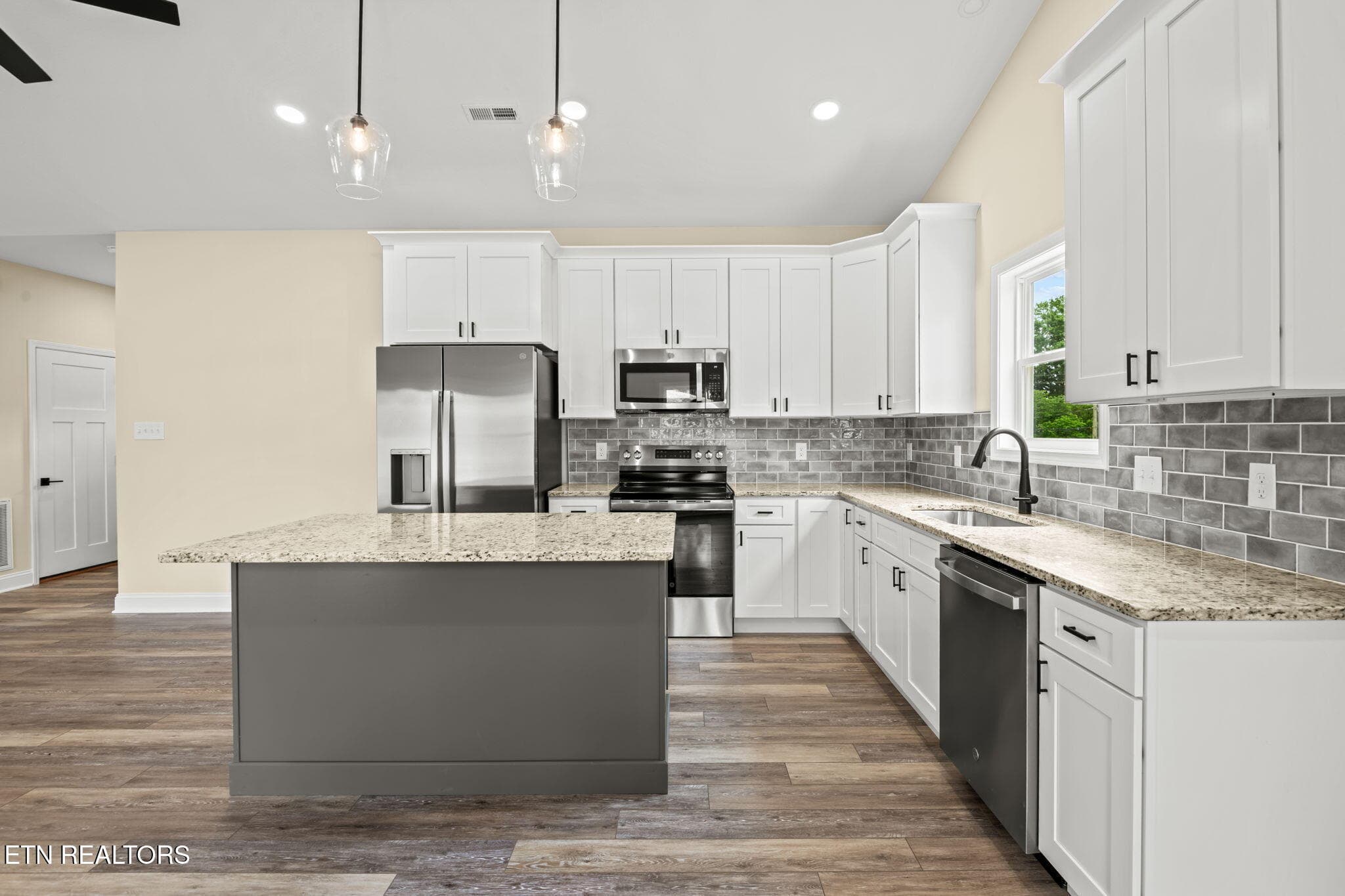 11-web-or-mls-212 Westbury-045 - 212 Westbury Drive, Clinton, TN 37716